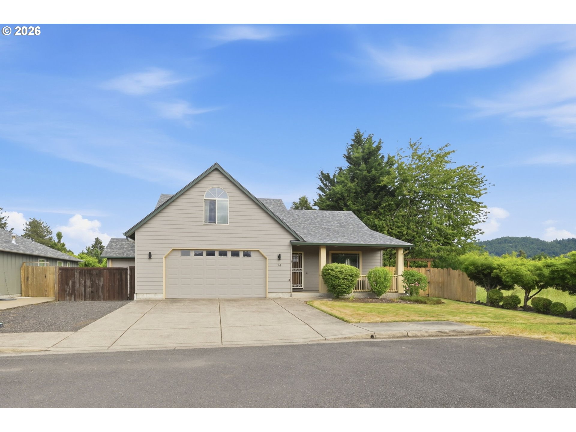 74 Sunday Dr Property Photo 1