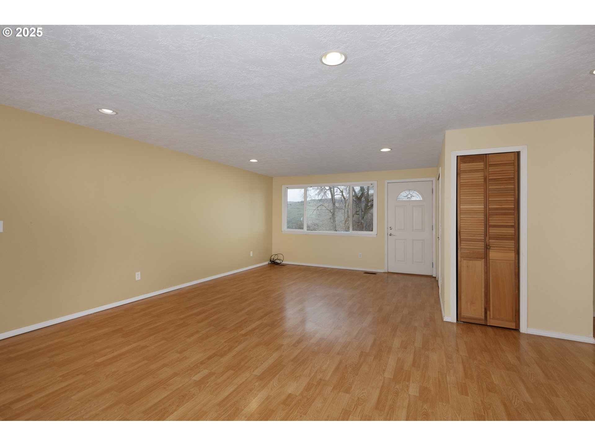 624 Staats Ave Property Photo 5