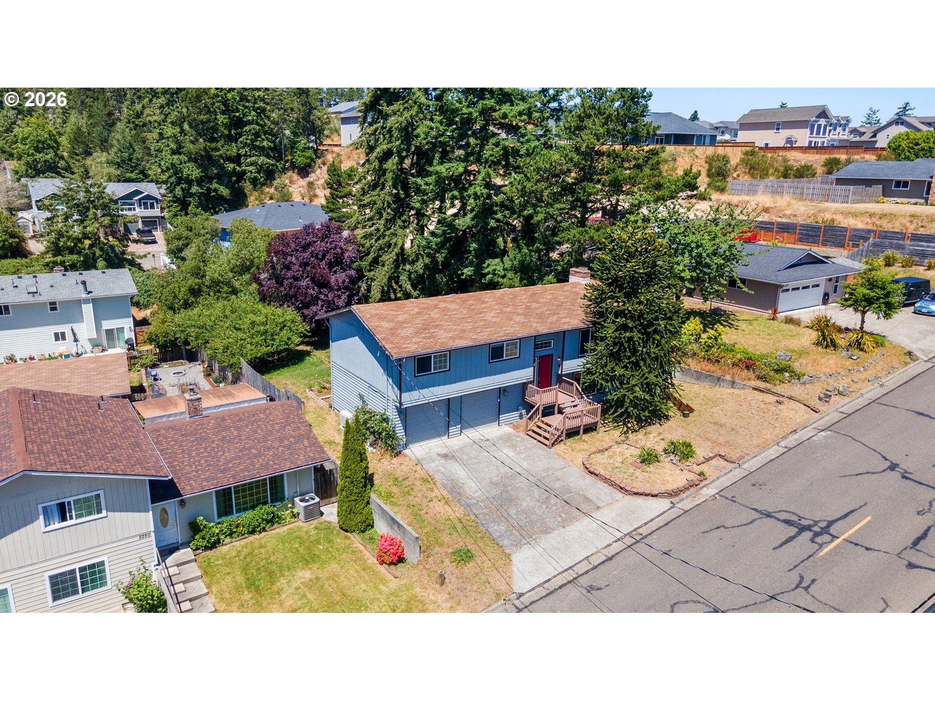 2230 OAK ST Property Photo 1