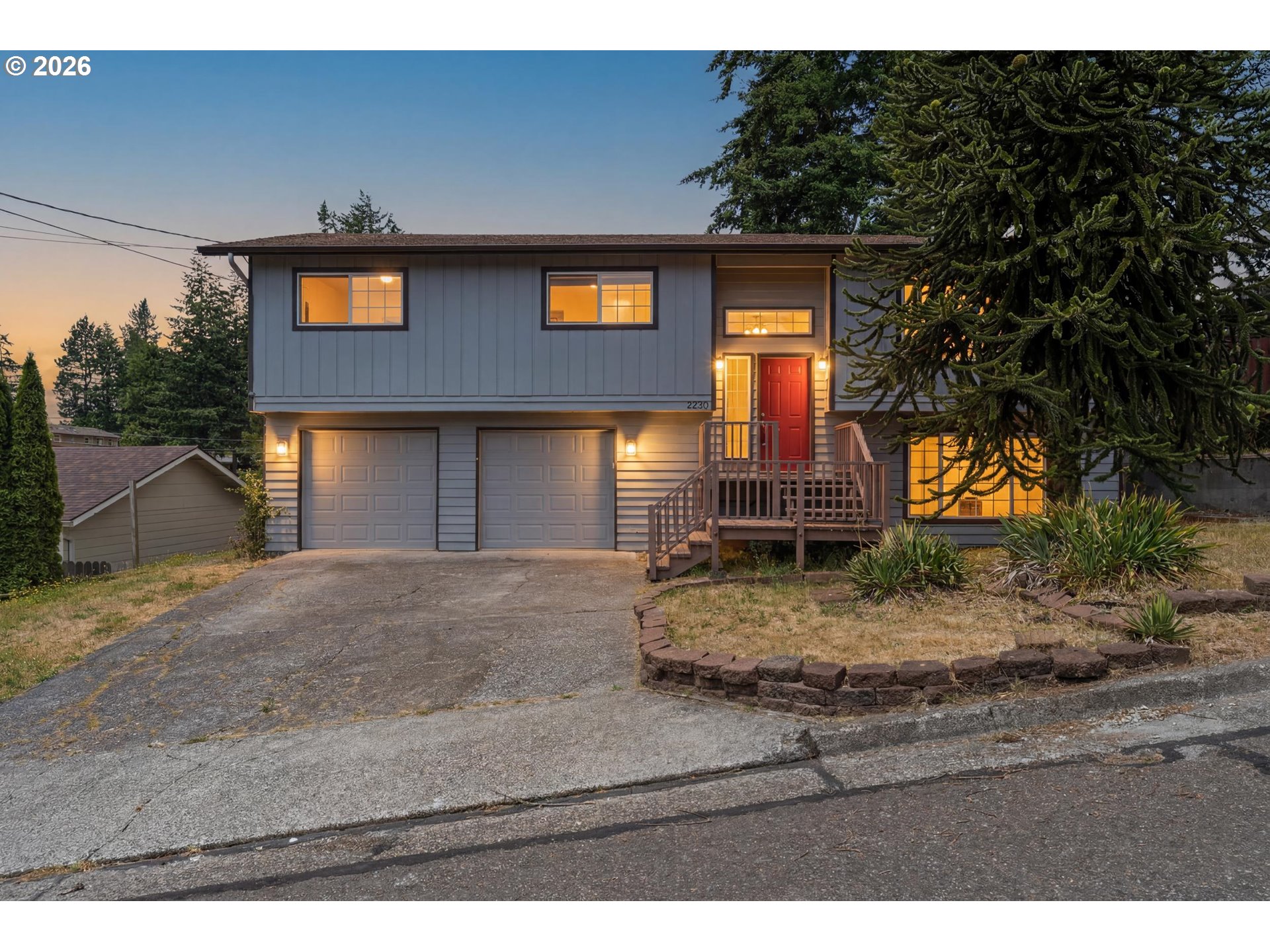 2230 OAK ST Property Photo 1