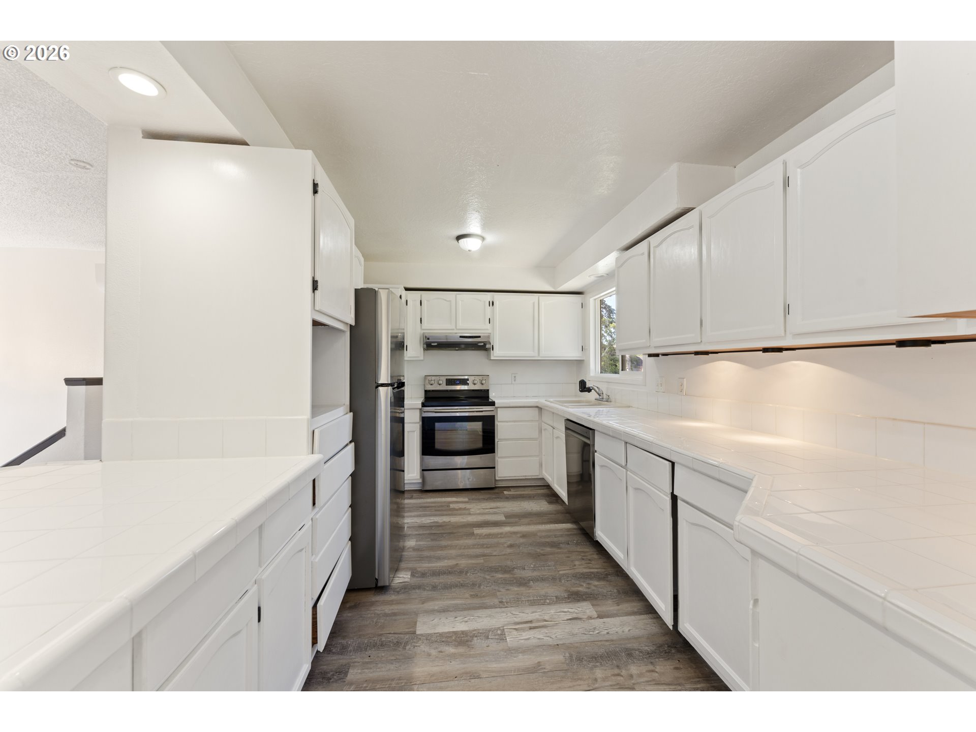 2230 Oak St Property Photo 12