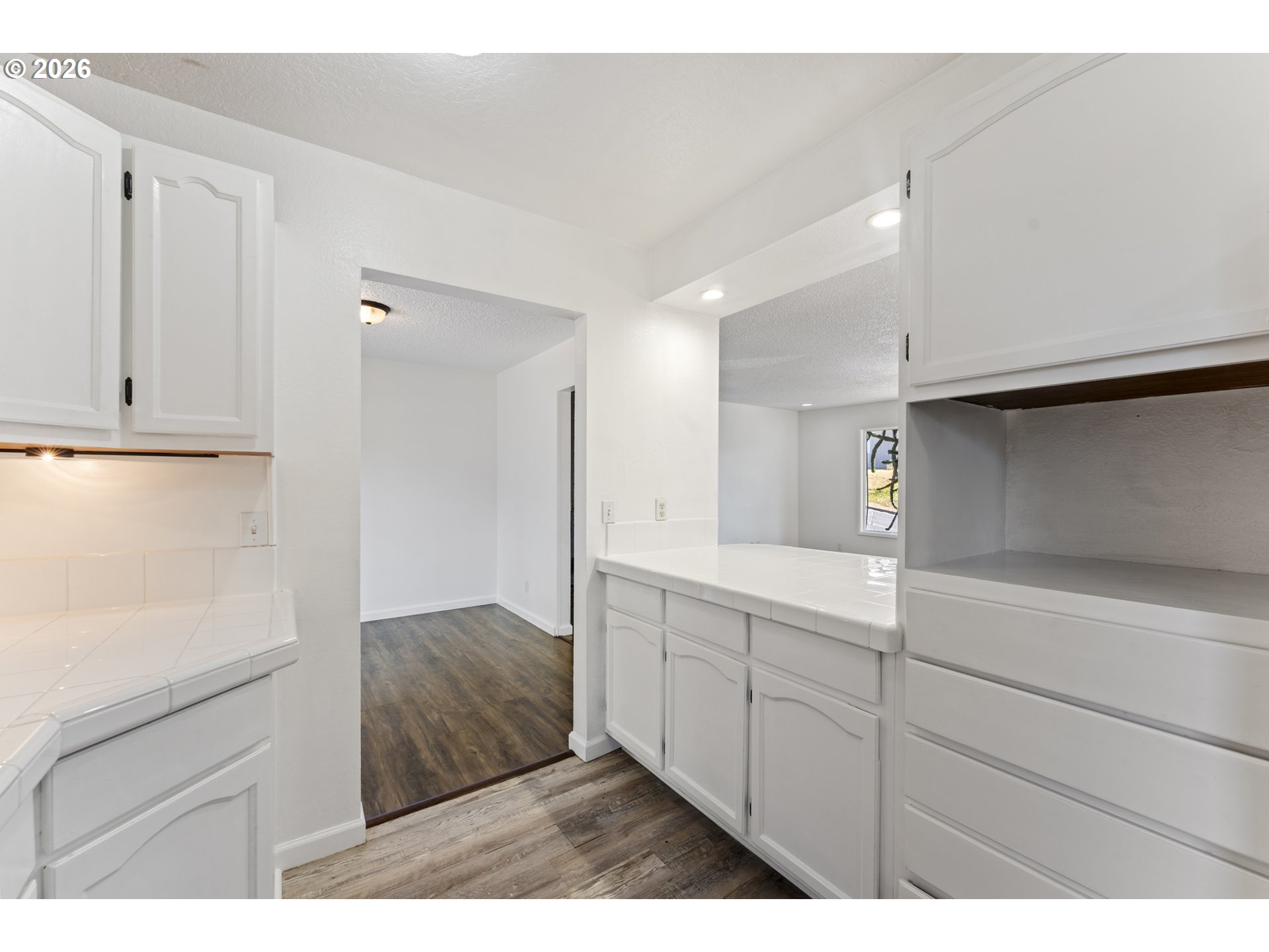2230 Oak St Property Photo 13