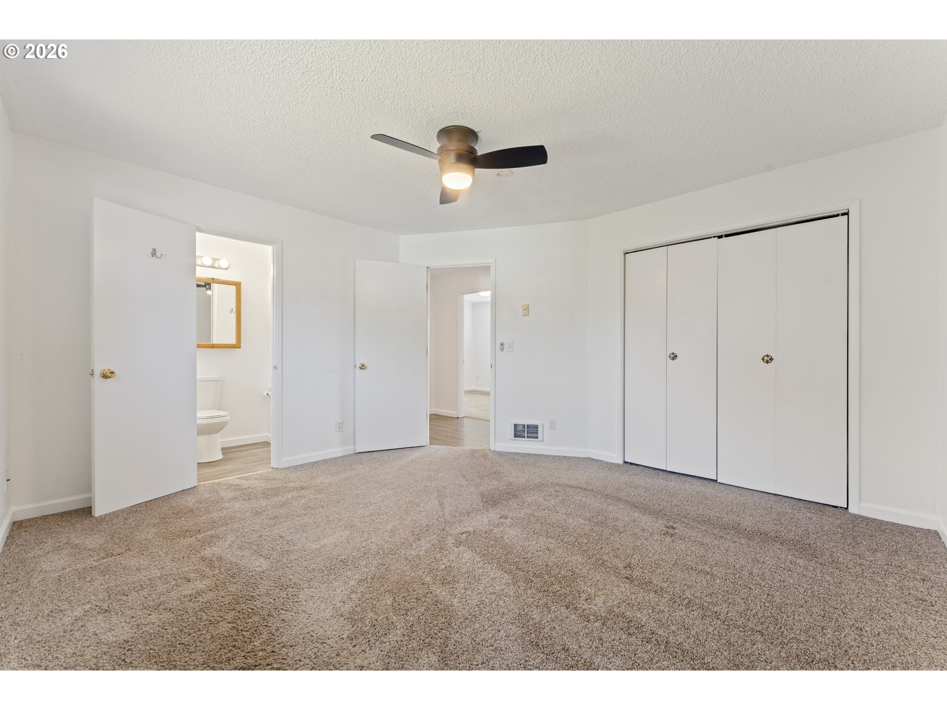 2230 Oak St Property Photo 18