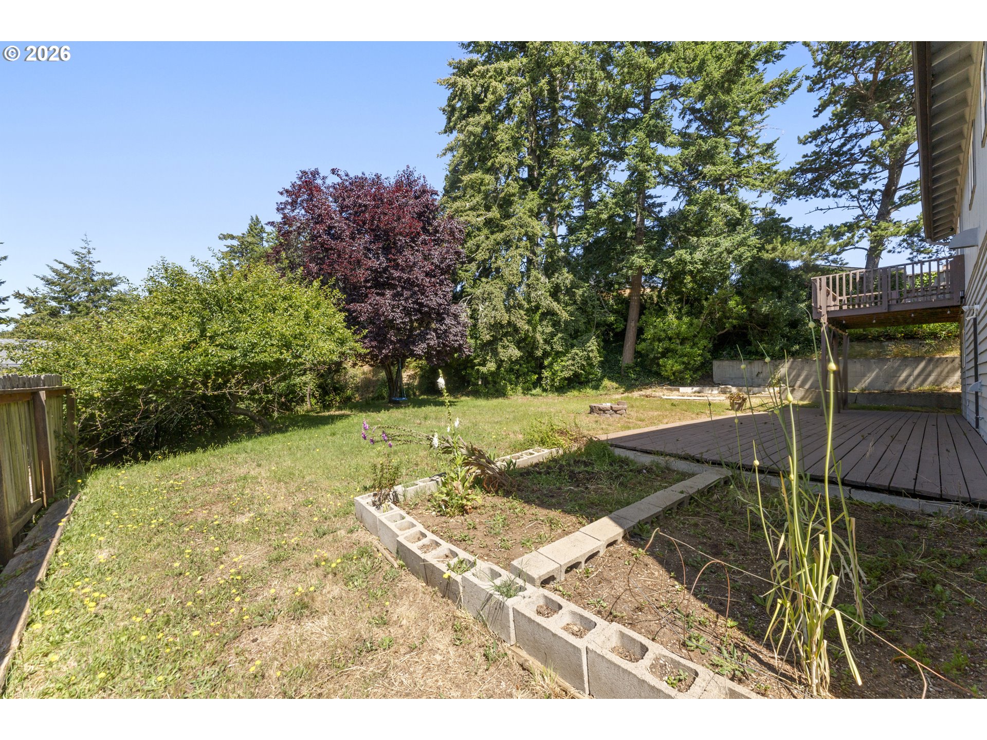 2230 Oak St Property Photo 37