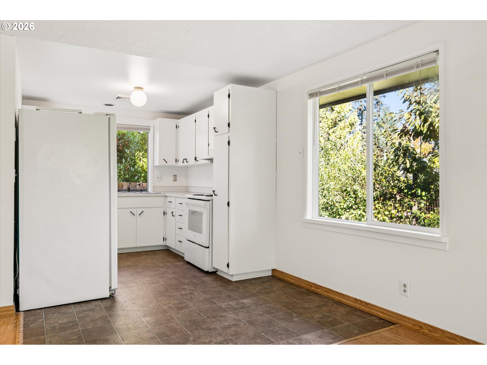 3437 Storey Blvd Property Photo 5