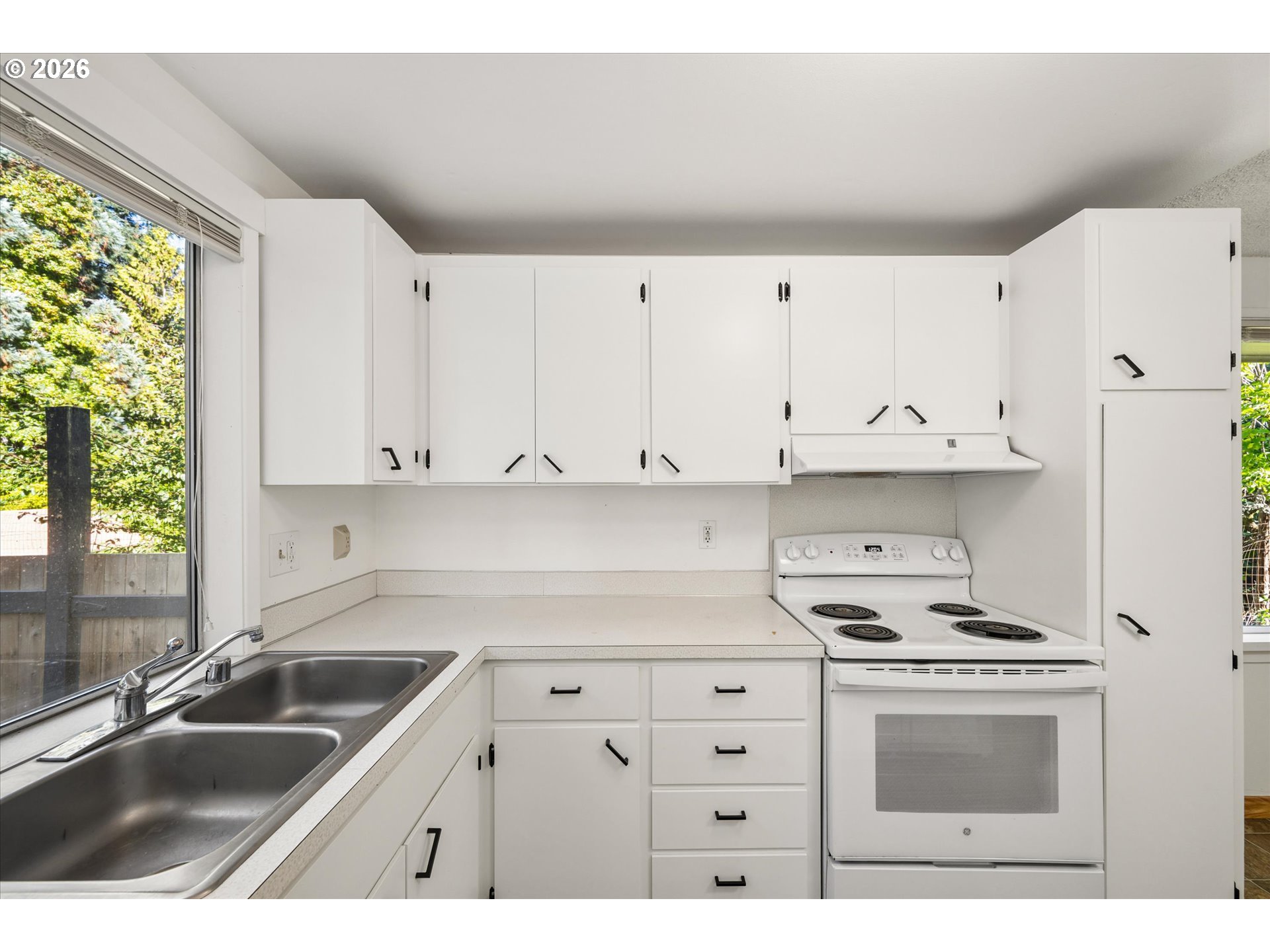 3437 Storey Blvd Property Photo 6