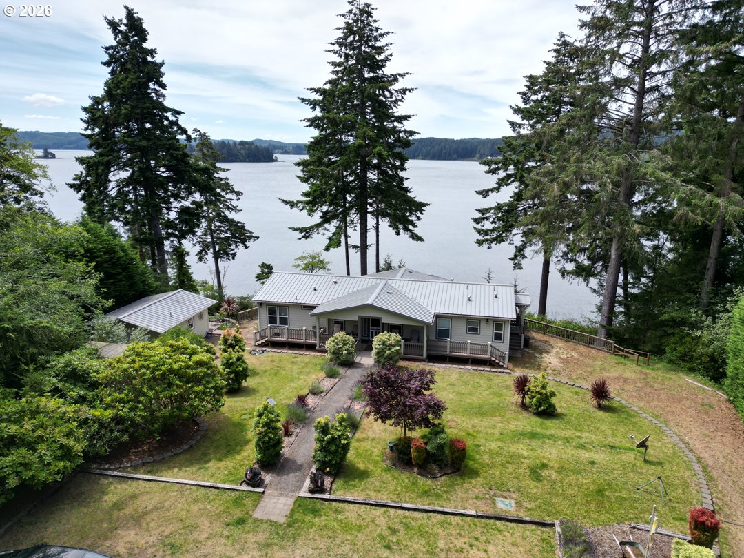 83235 Clear Lake Rd Property Photo 1