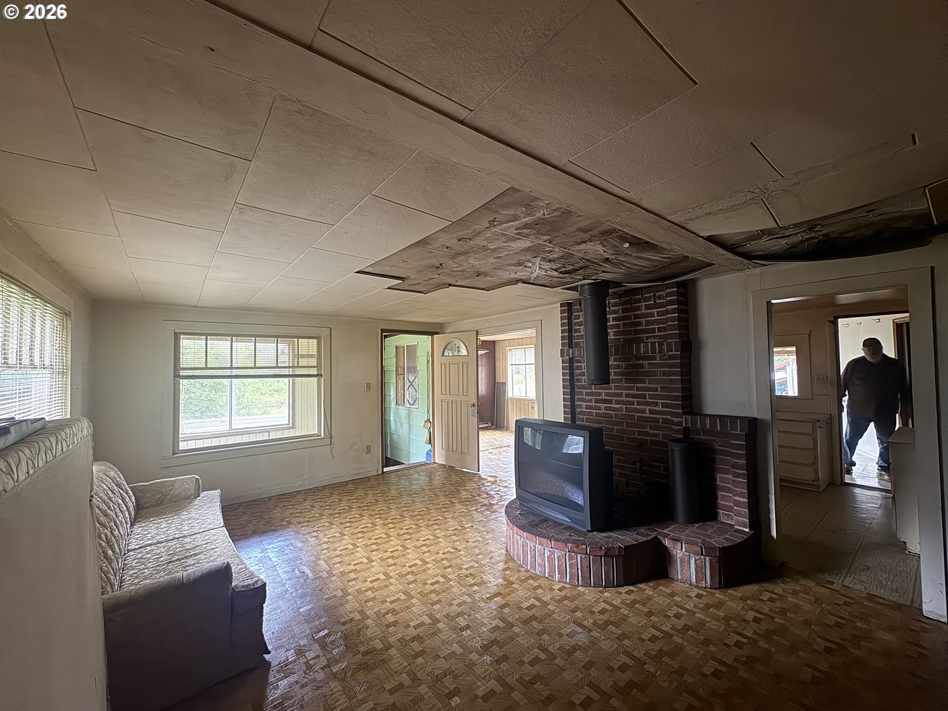 39688 Row River Rd Property Photo 10
