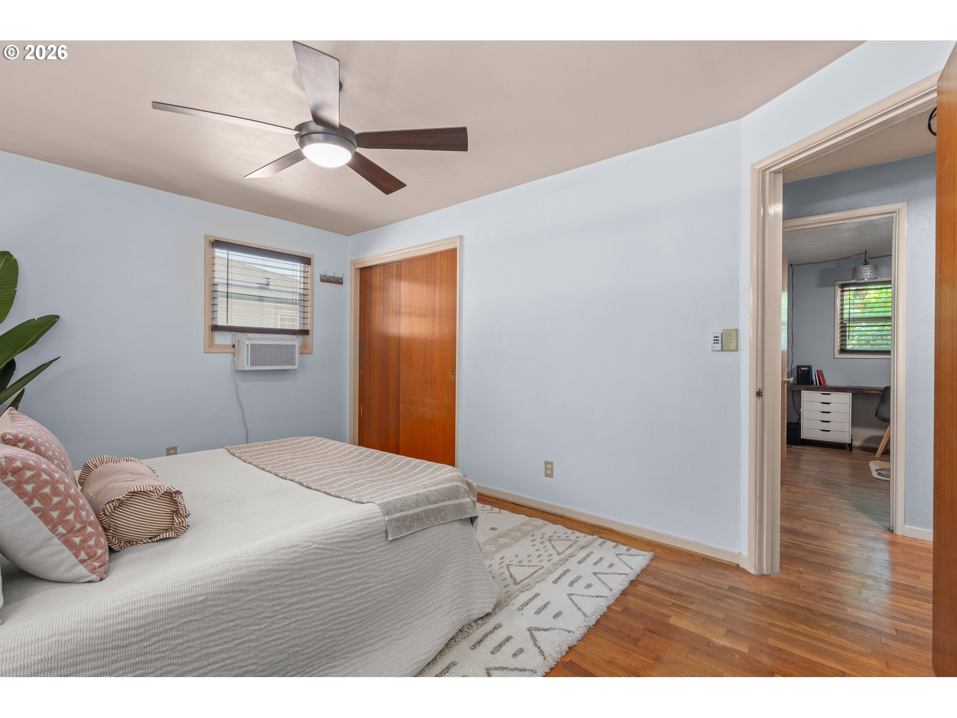 880 Hughes St Property Photo 24