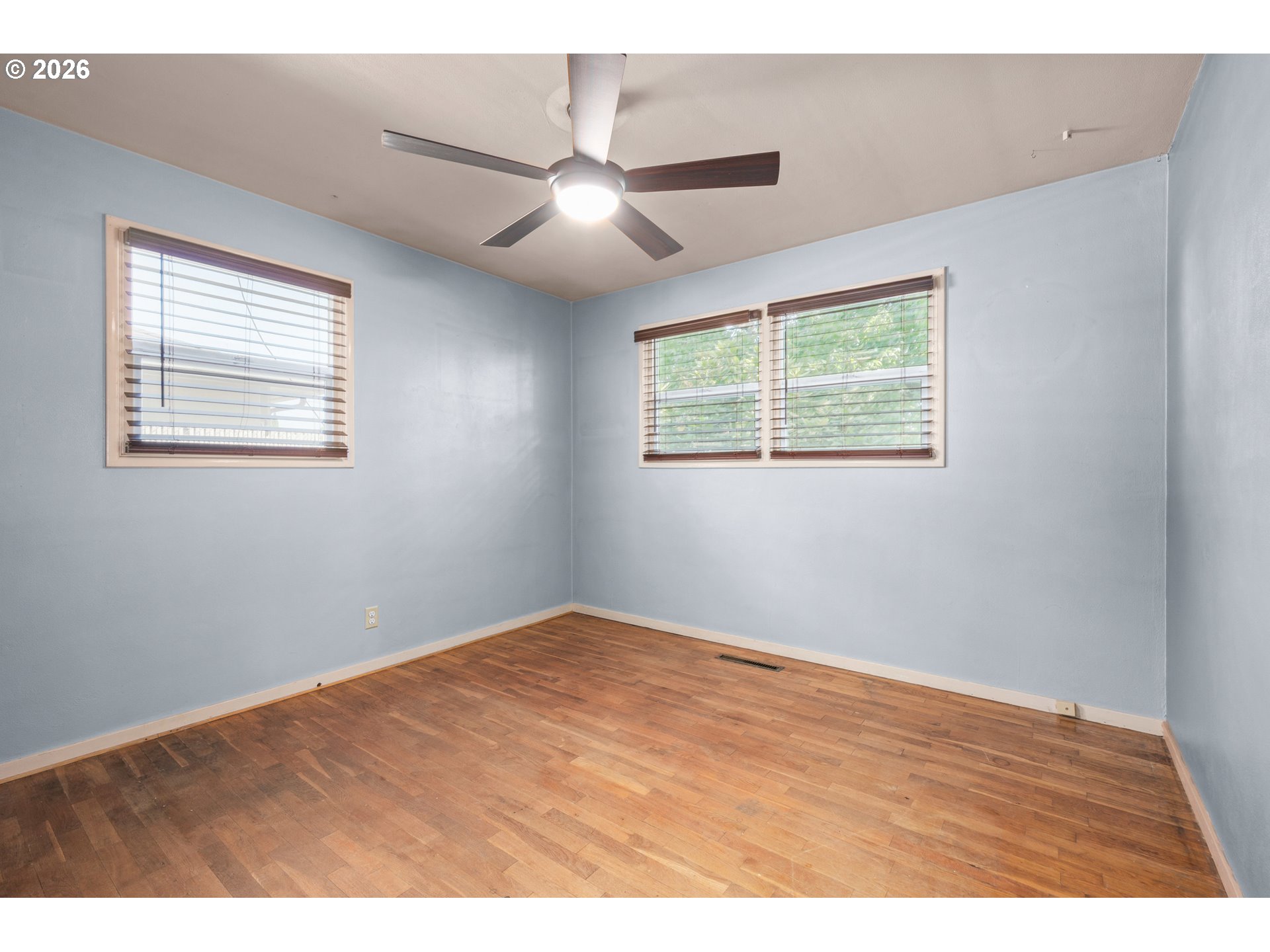 880 Hughes St Property Photo 26