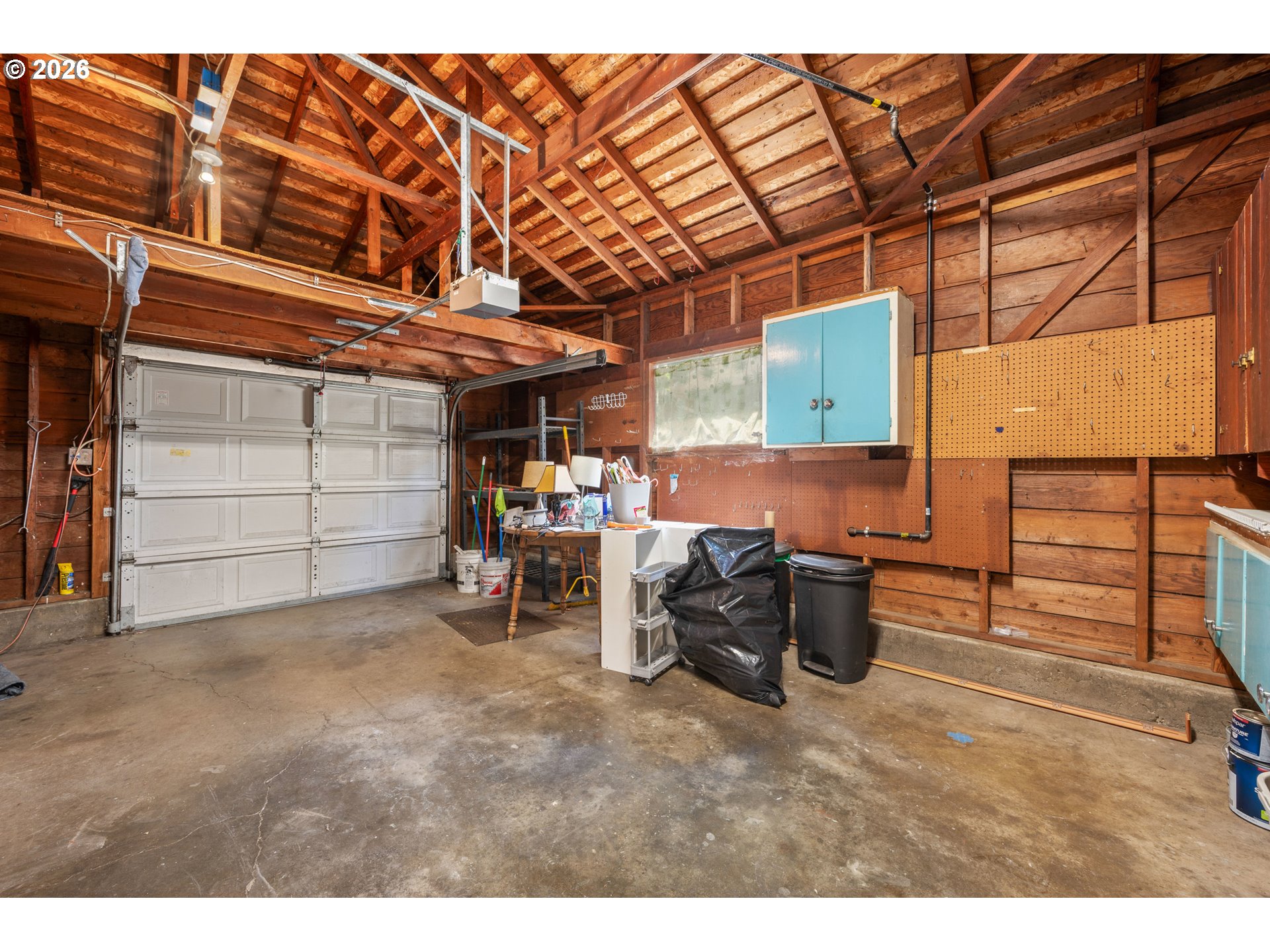 880 Hughes St Property Photo 32