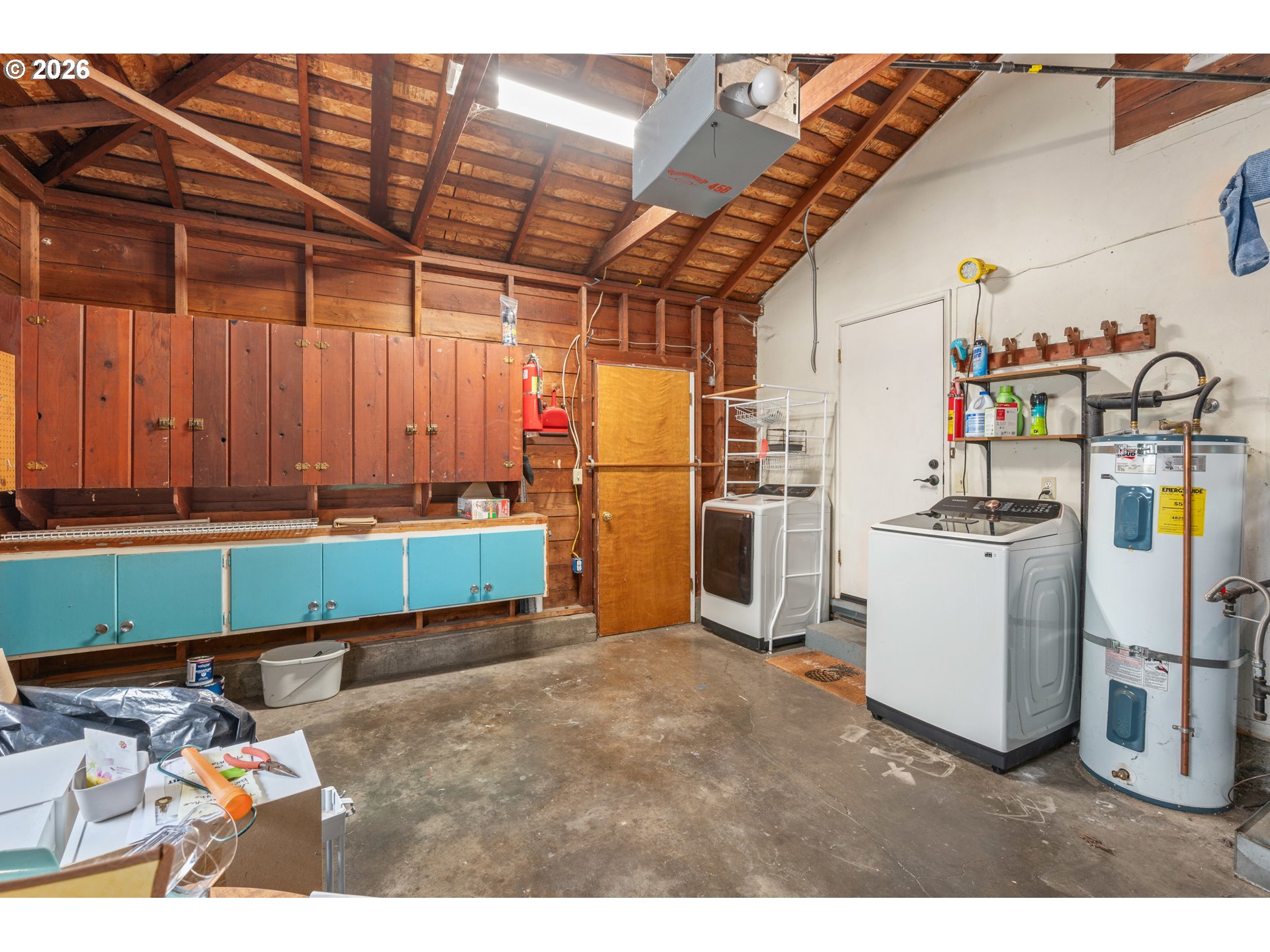 880 Hughes St Property Photo 33