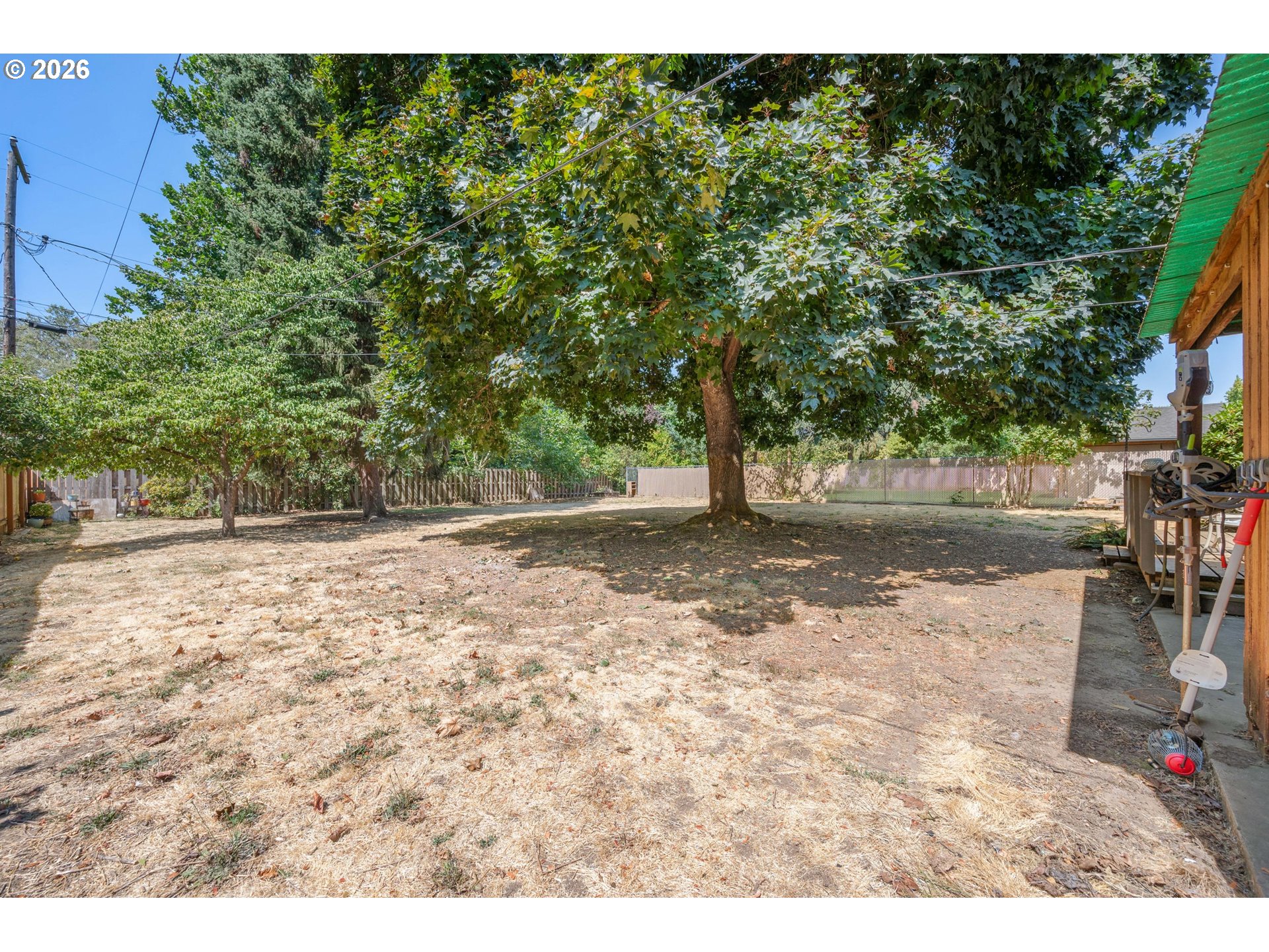 880 Hughes St Property Photo 37