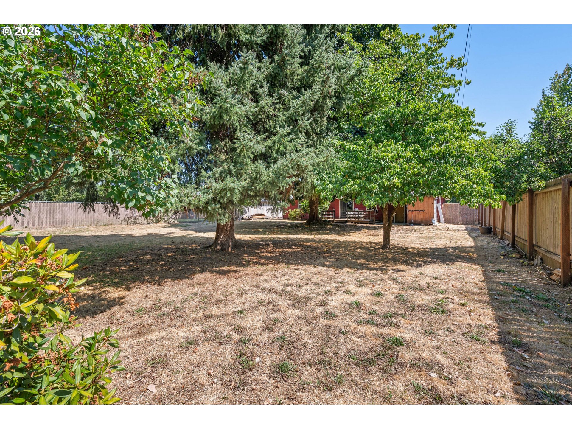 880 Hughes St Property Photo 39
