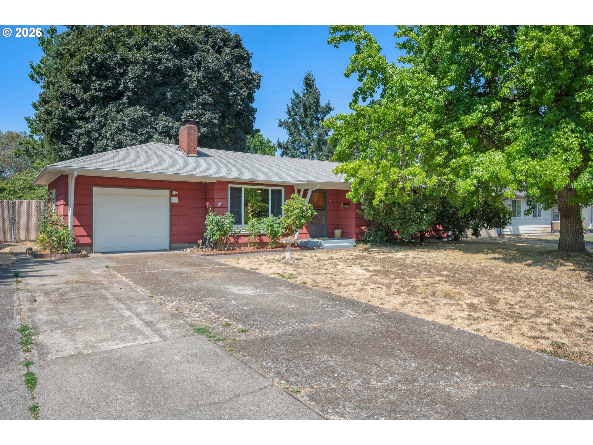 880 Hughes St Property Photo 41