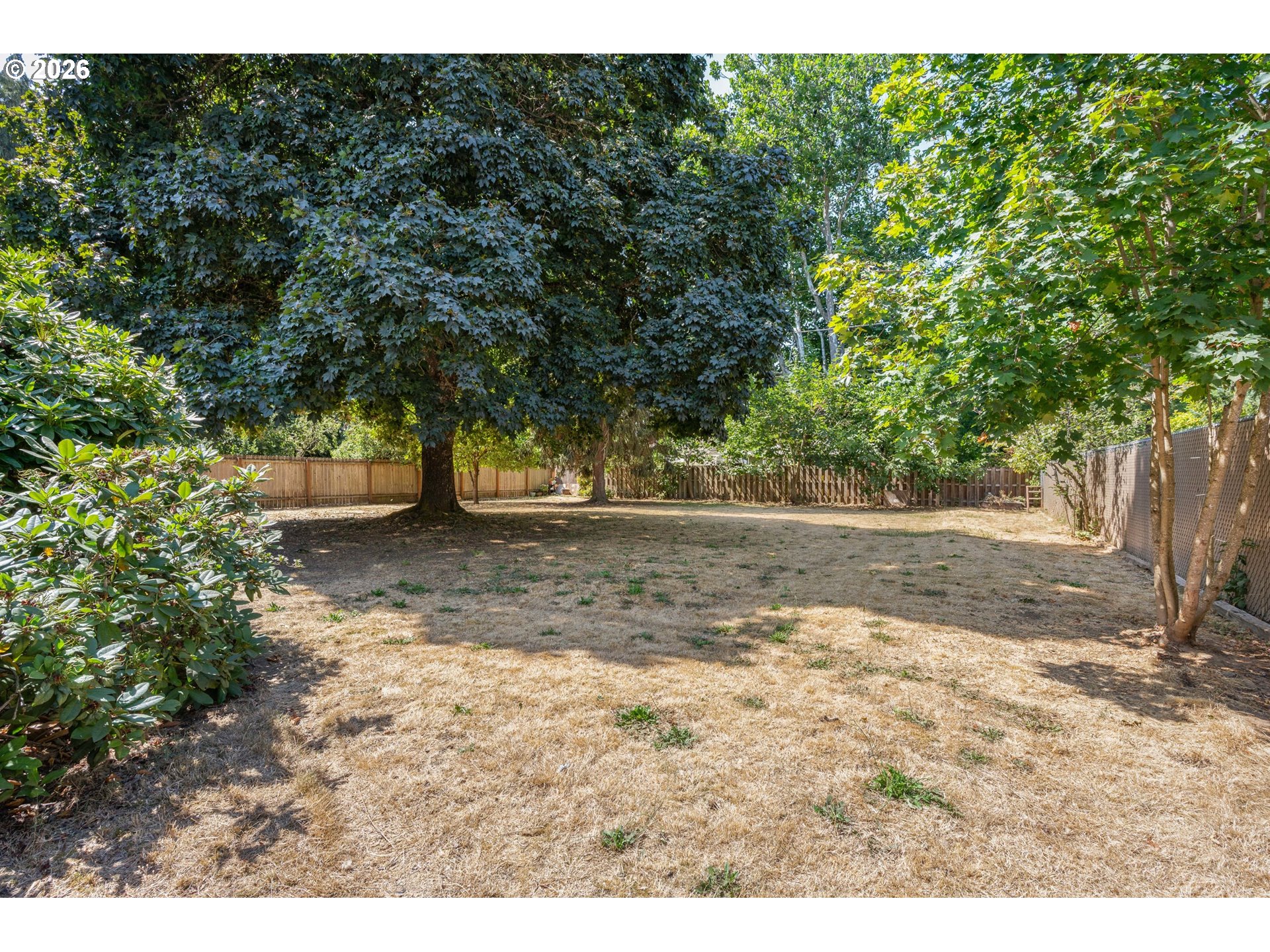 880 Hughes St Property Photo 42