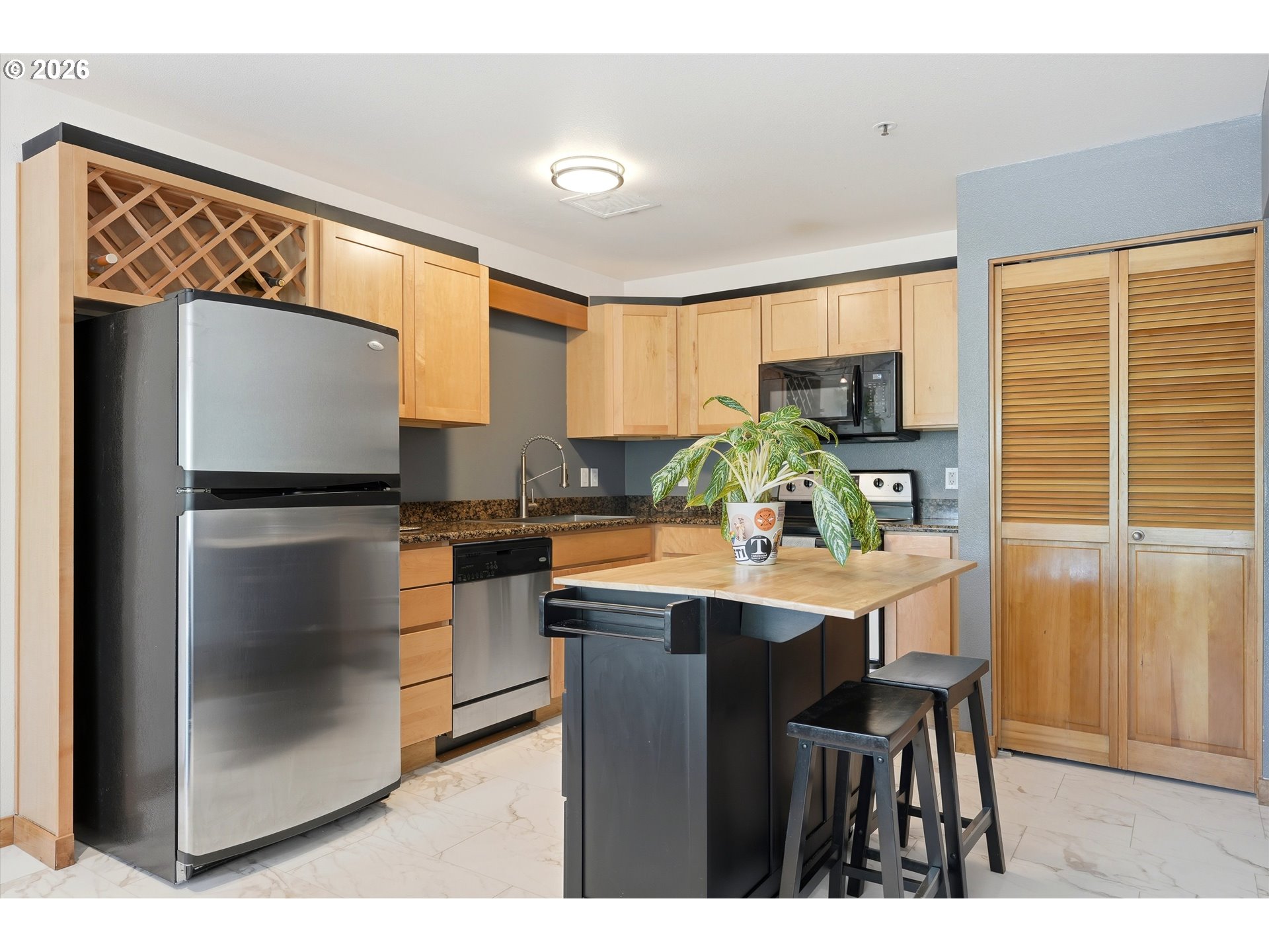 606 Nw Naito Pkwy A9 Property Photo 14