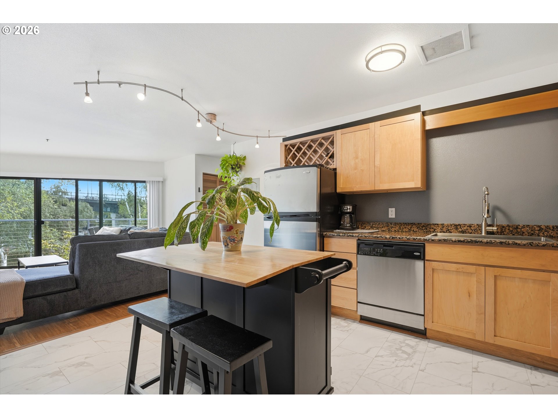 606 Nw Naito Pkwy A9 Property Photo 15