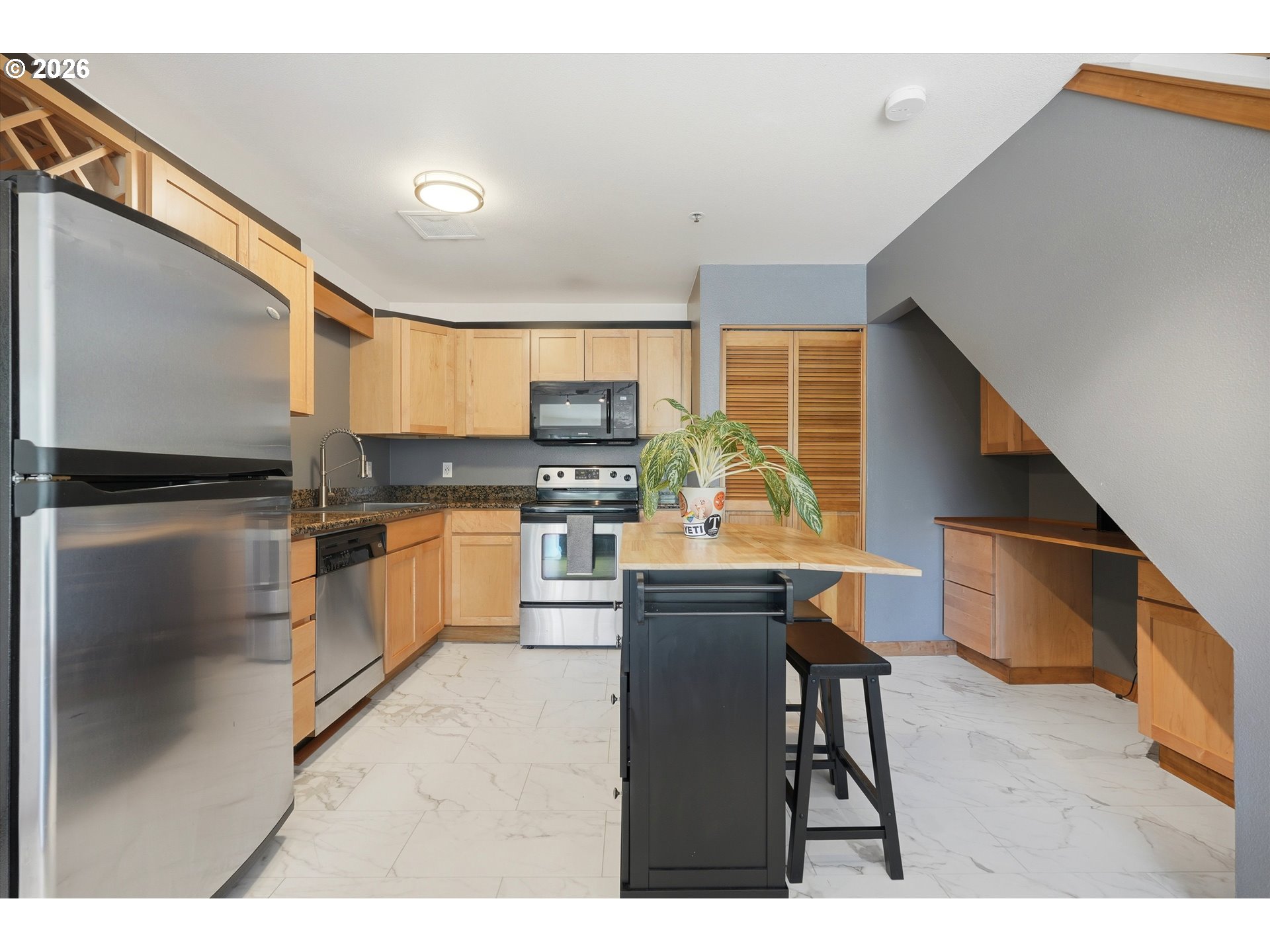 606 Nw Naito Pkwy A9 Property Photo 18