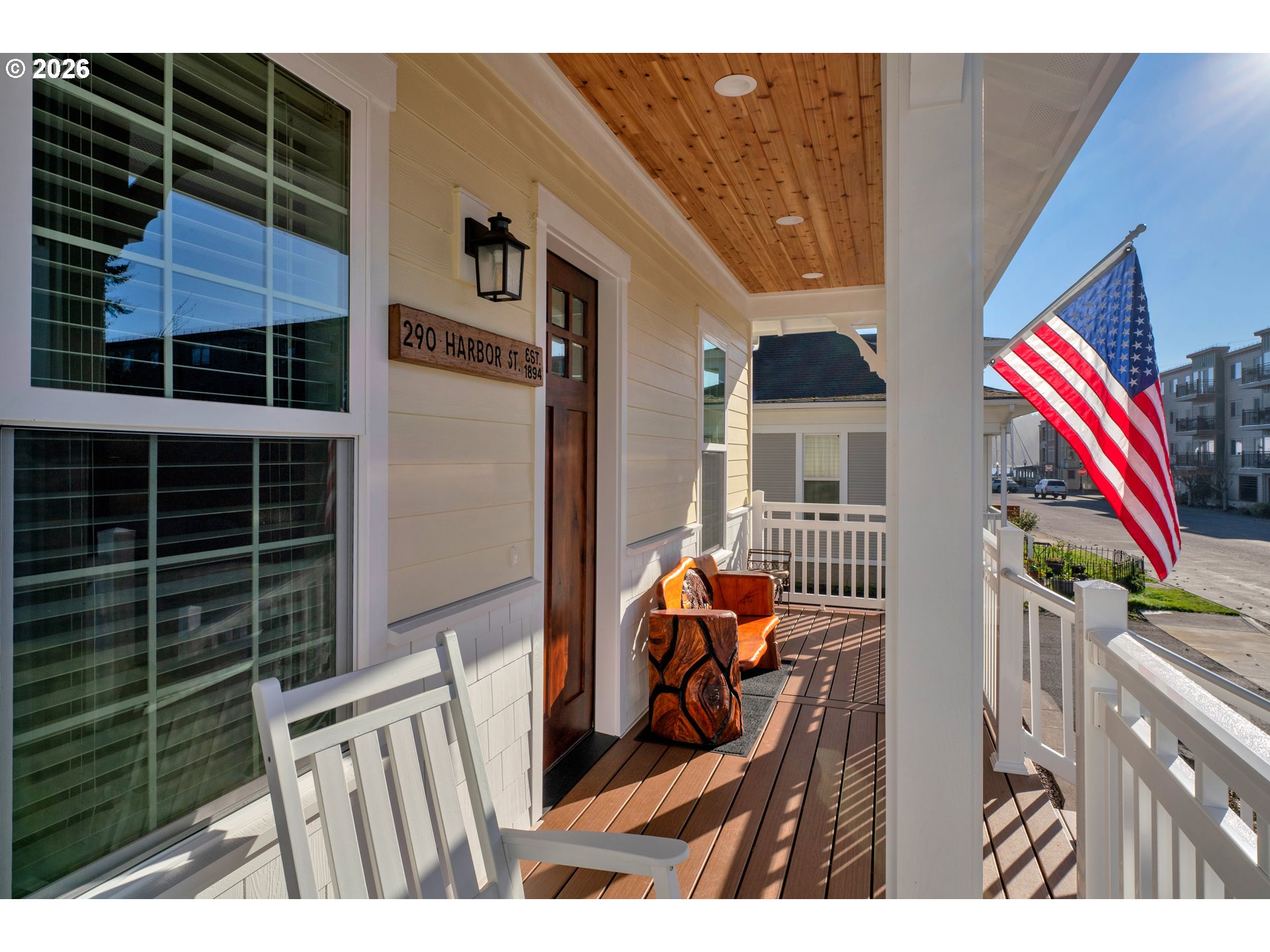 290 Harbor St Property Photo 5