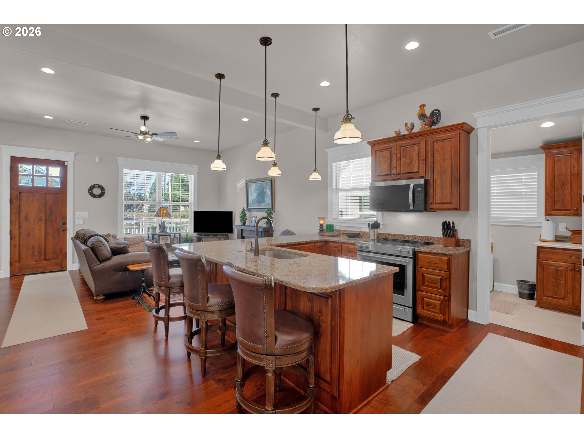 290 Harbor St Property Photo 11