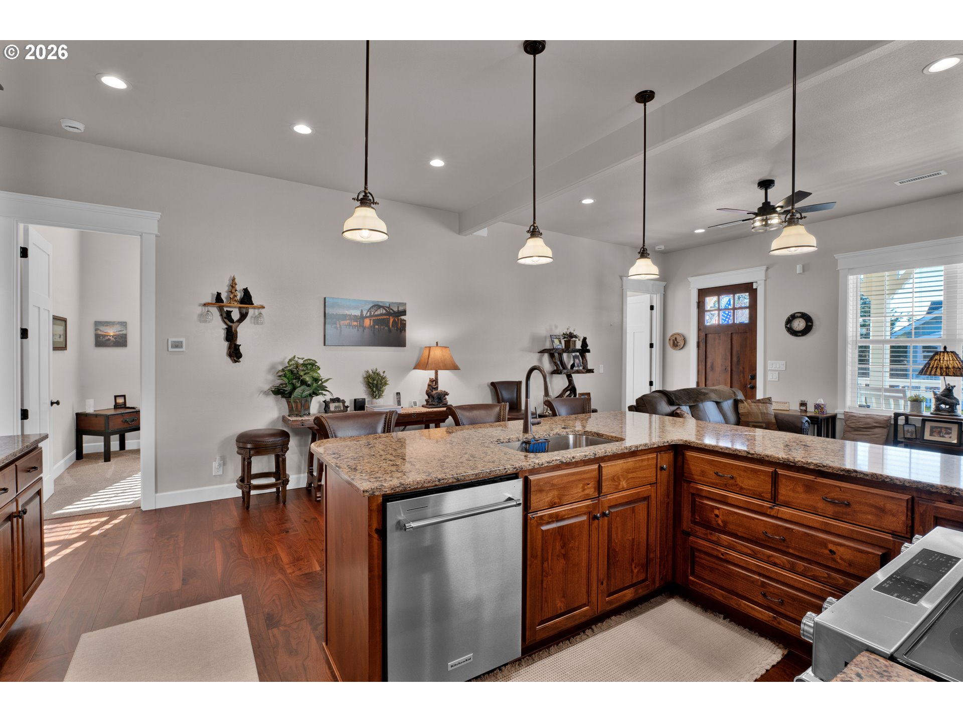290 Harbor St Property Photo 13
