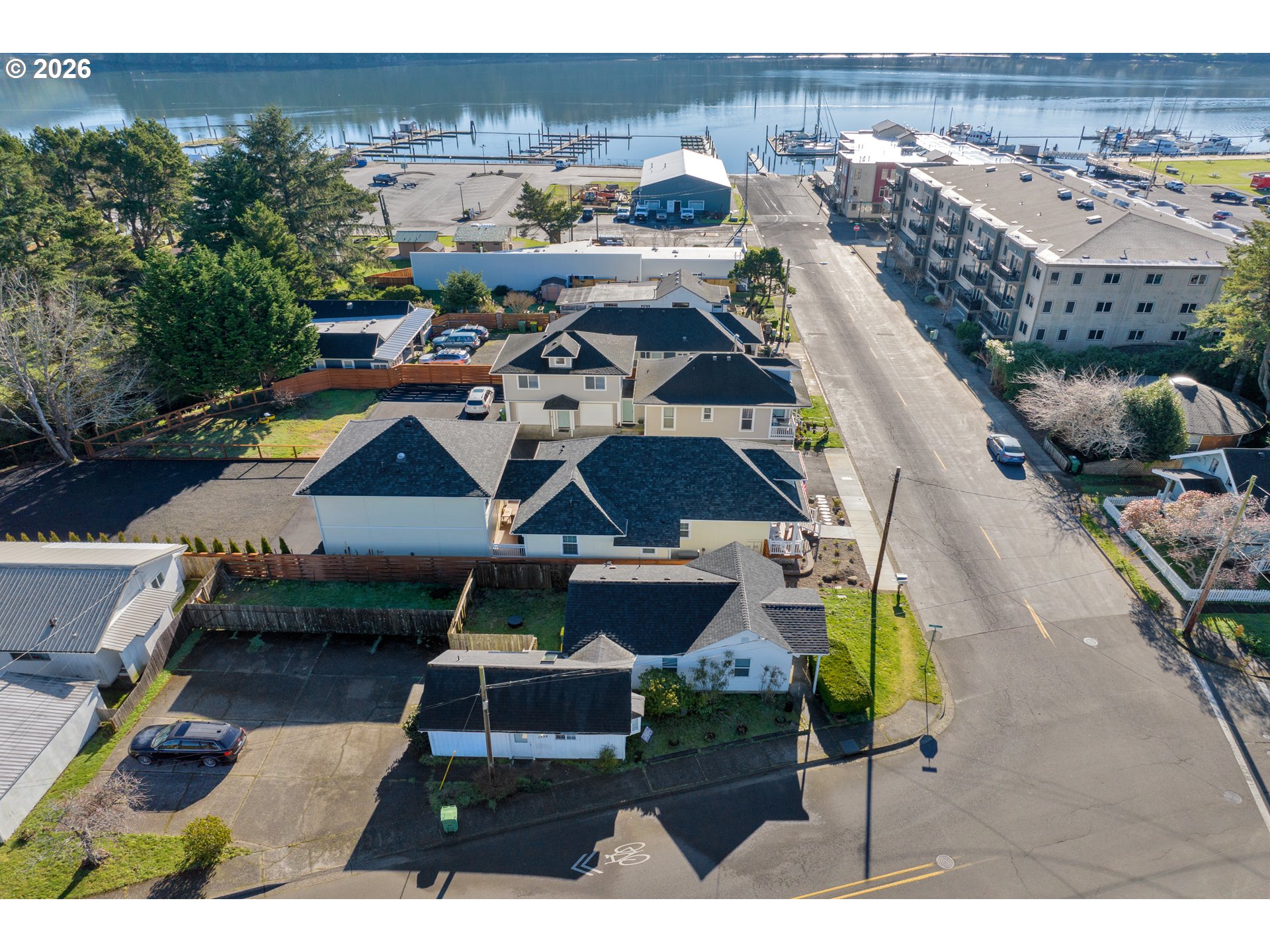 290 Harbor St Property Photo 46