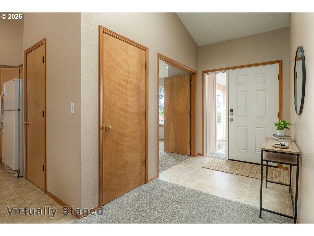 765 4th Ave Property Photo 2