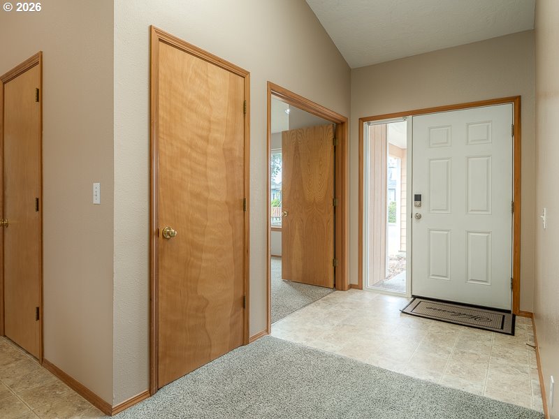 765 4th Ave Property Photo 3