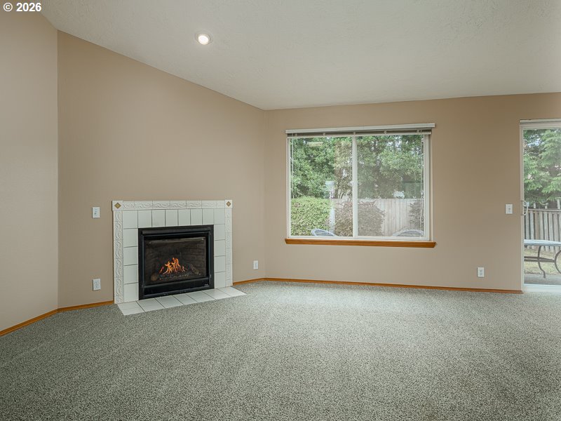 765 4th Ave Property Photo 8