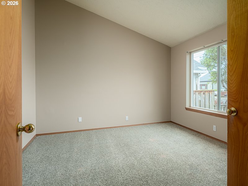 765 4th Ave Property Photo 25