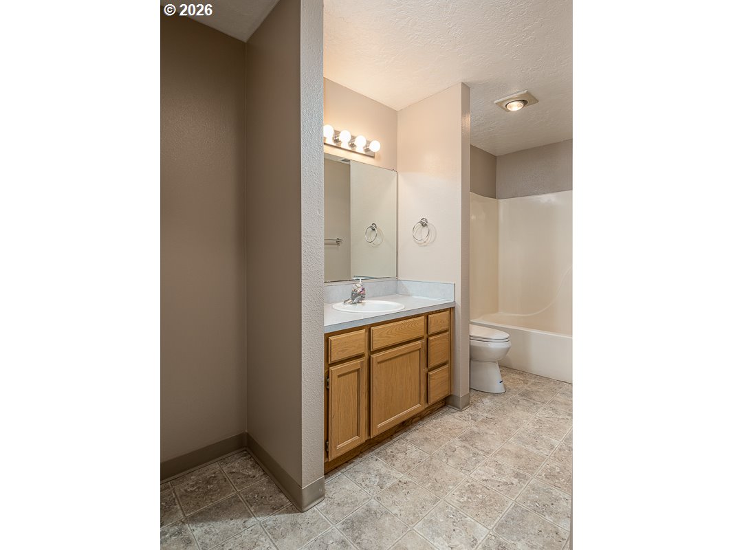 765 4th Ave Property Photo 28