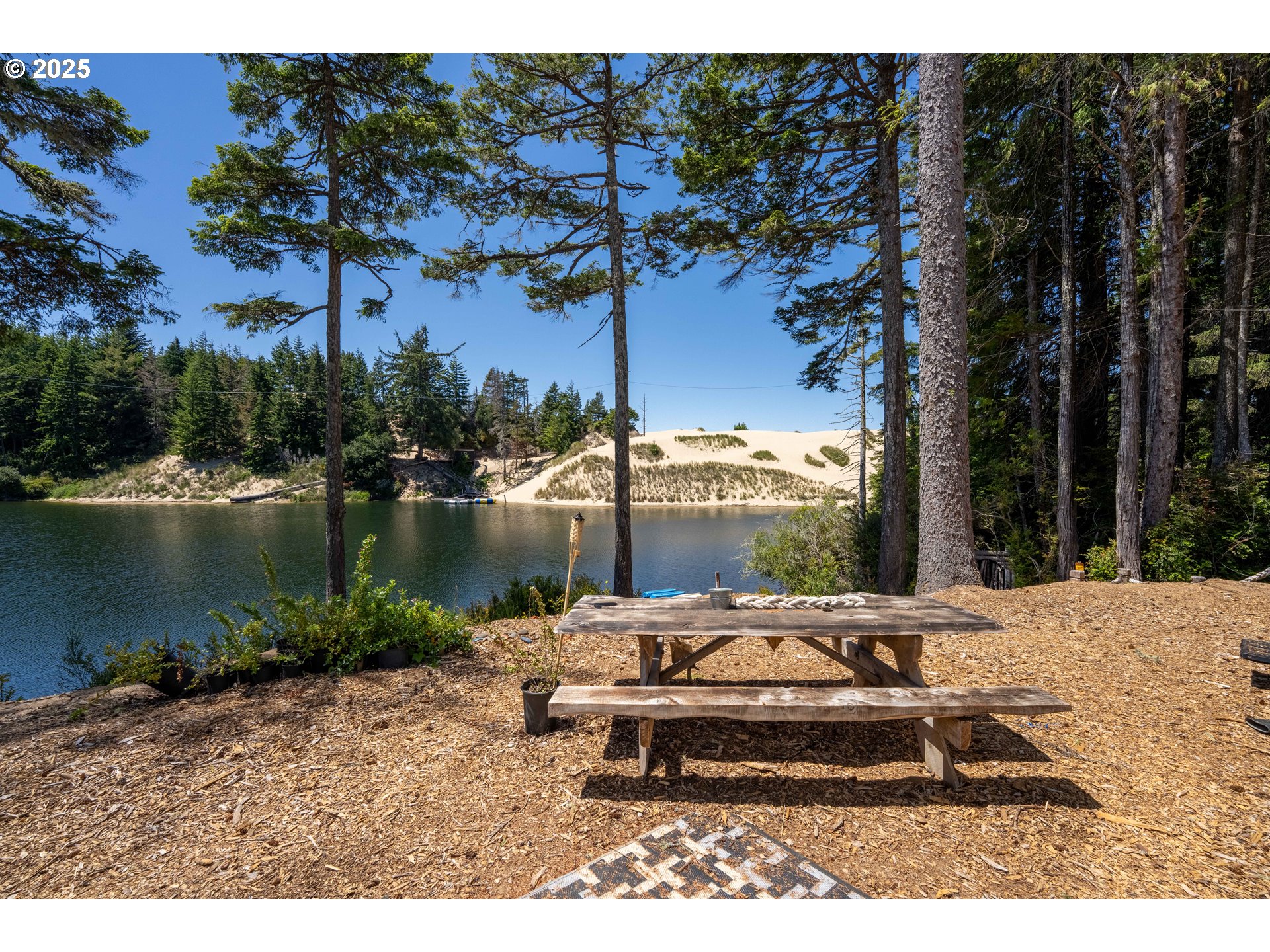 70298 Highway 101 Property Photo 4