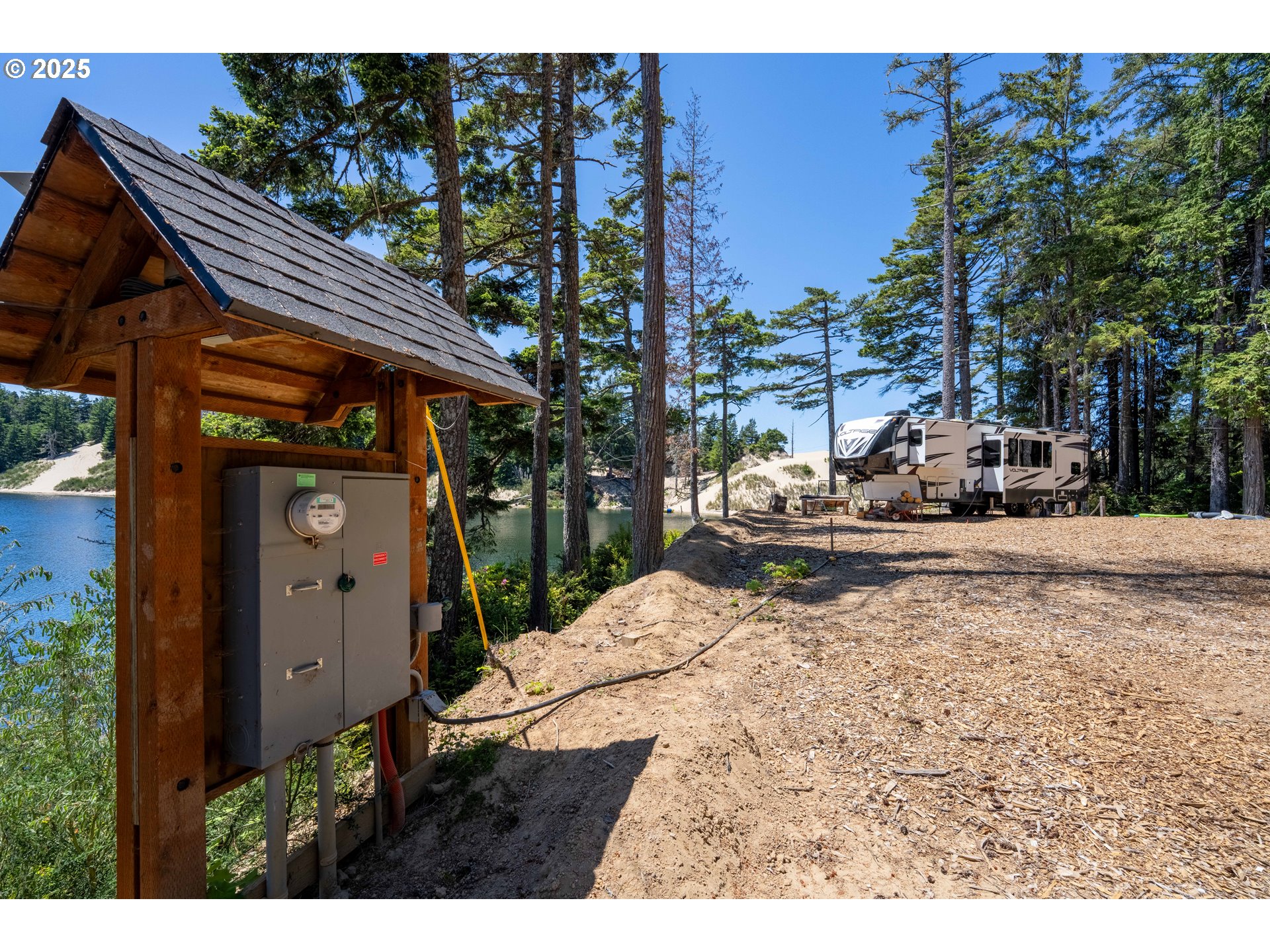 70298 Highway 101 Property Photo 11