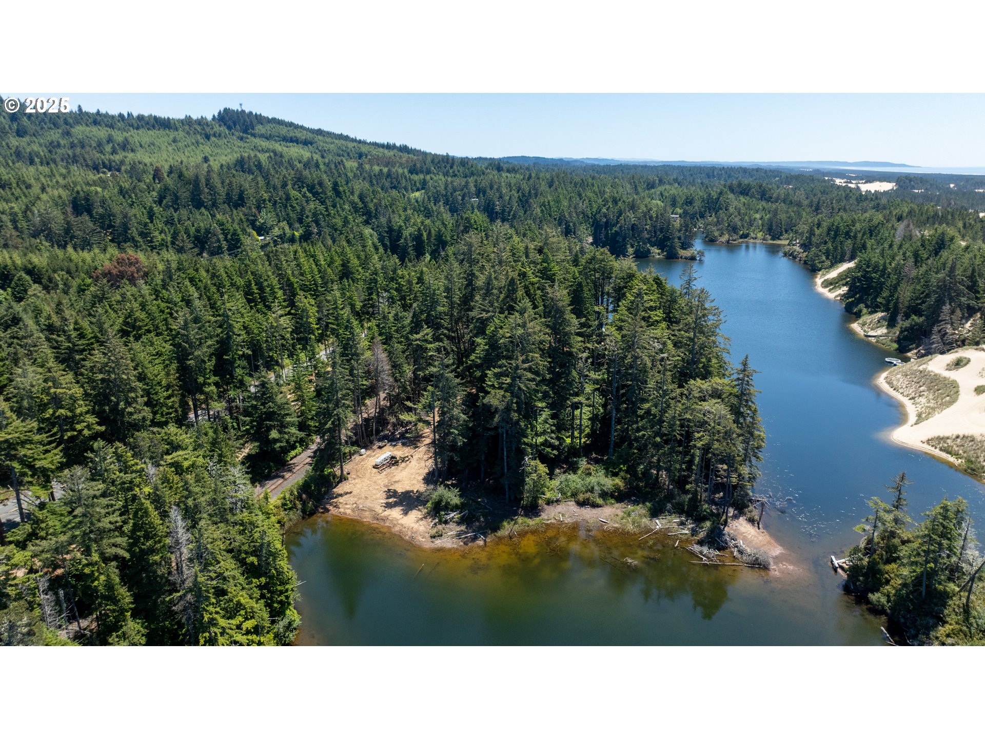 70298 Highway 101 Property Photo 16