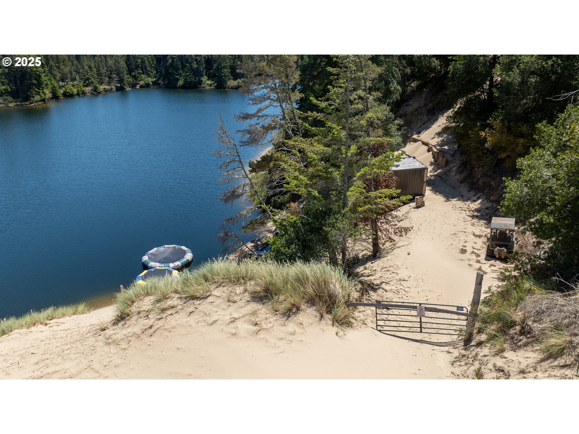 70298 Highway 101 Property Photo 17