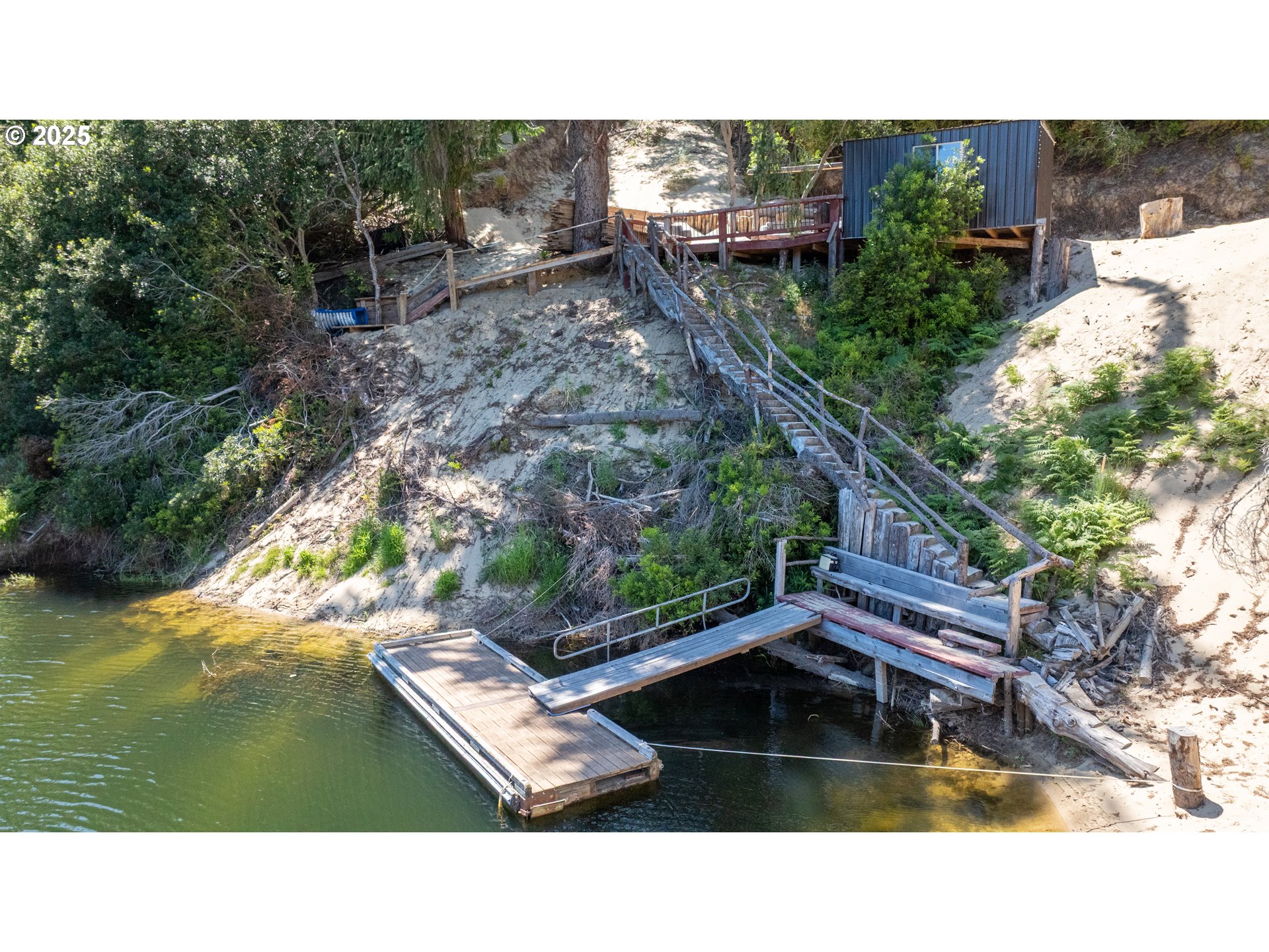 70298 Highway 101 Property Photo 22