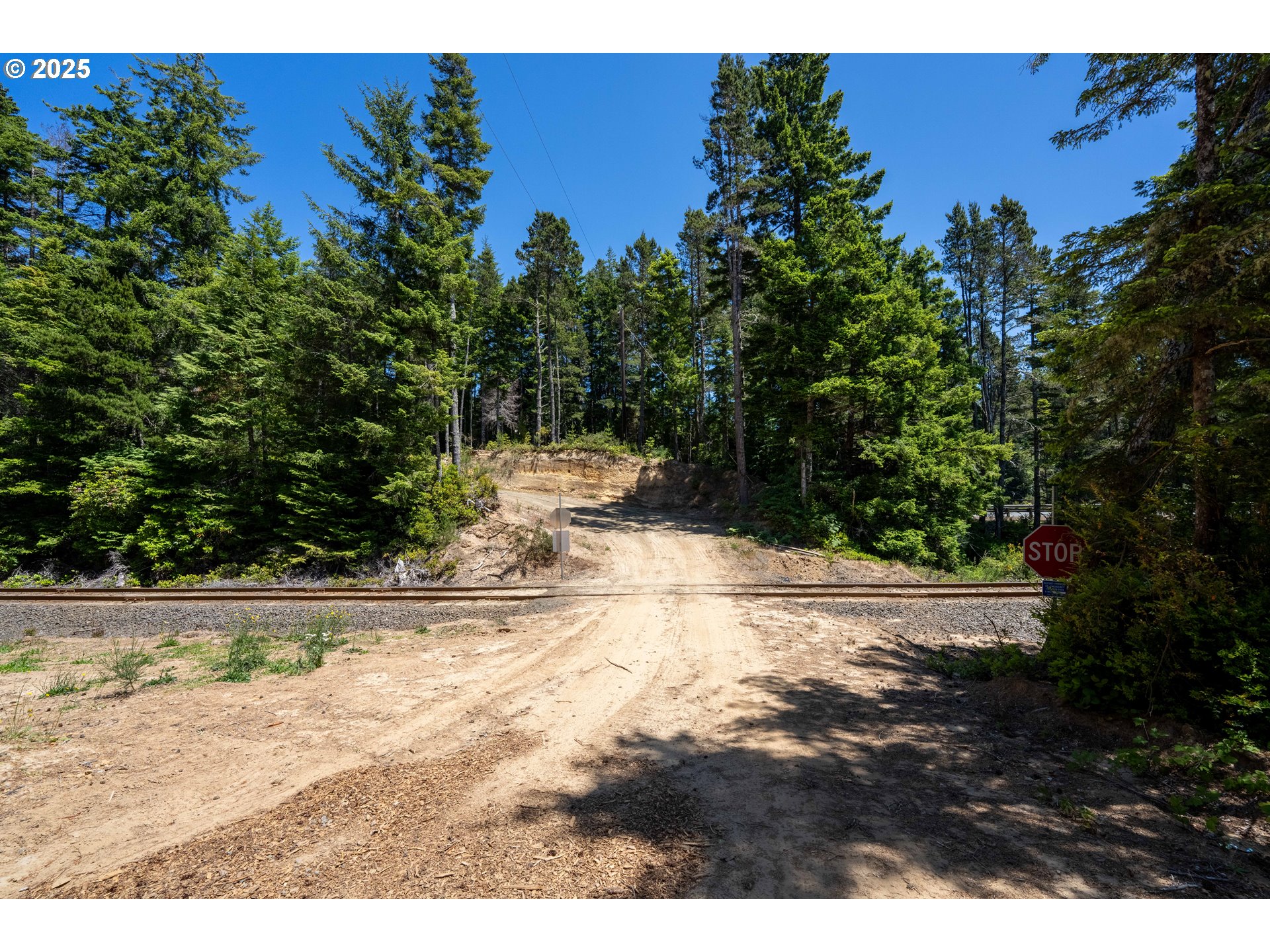 70298 Highway 101 Property Photo 38