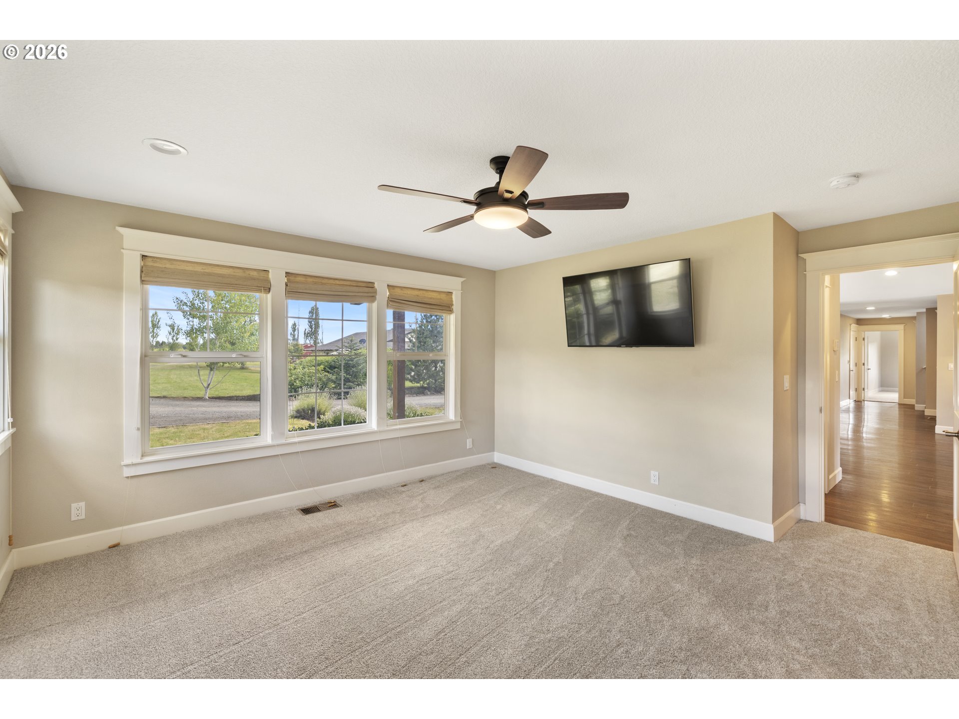 2043 Ne Chehalem Dr Property Photo 15