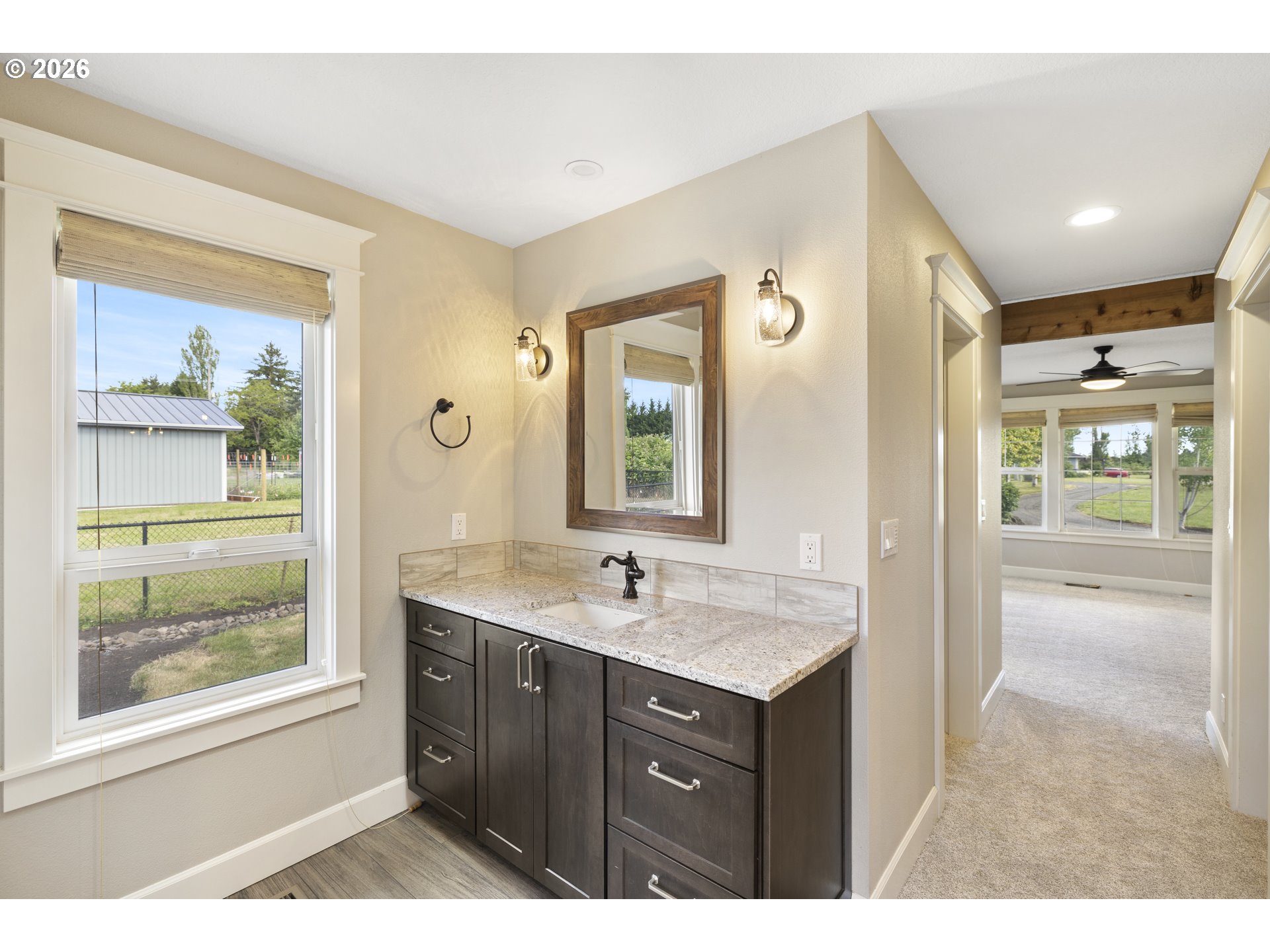 2043 Ne Chehalem Dr Property Photo 19