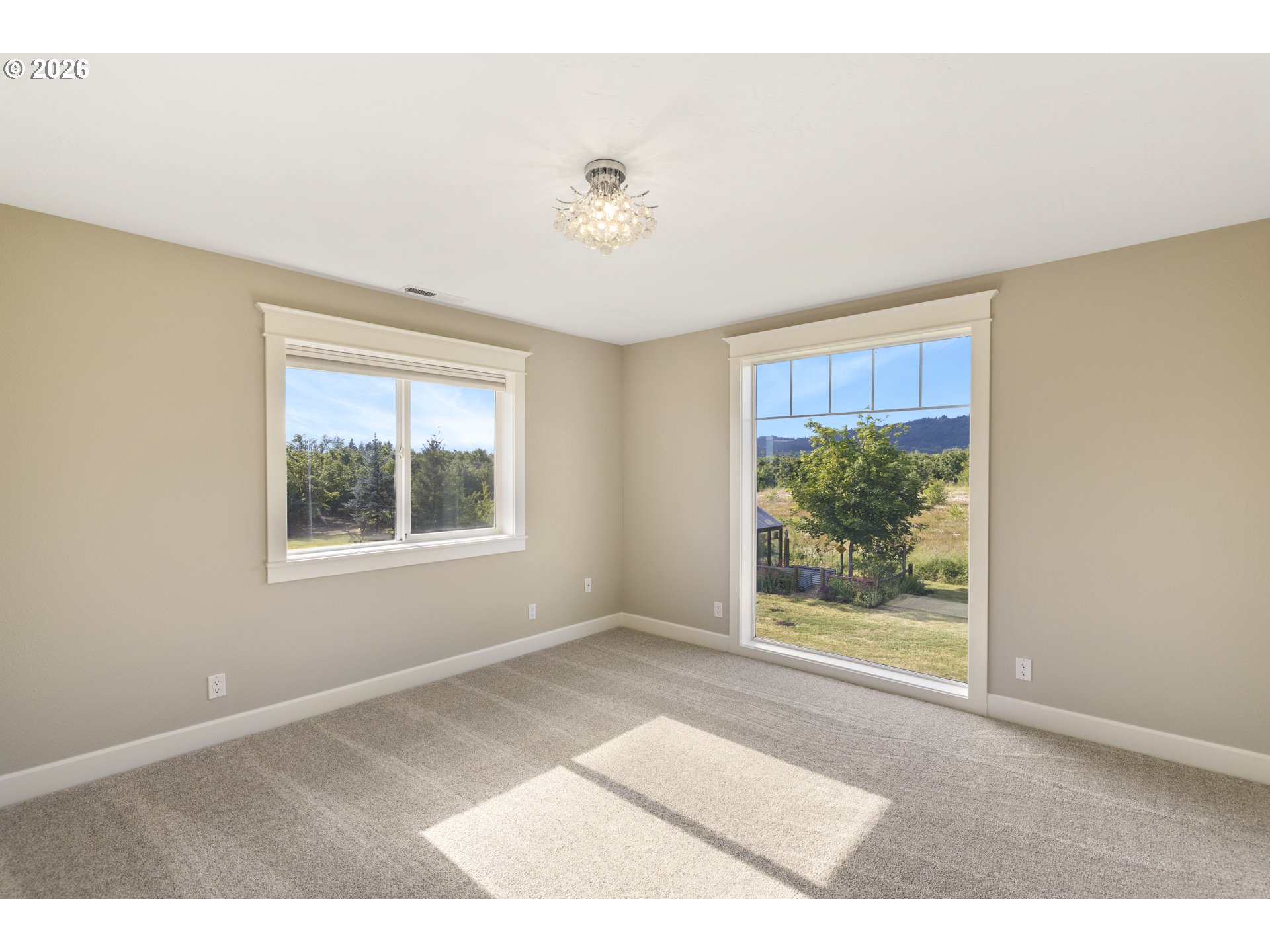 2043 Ne Chehalem Dr Property Photo 31