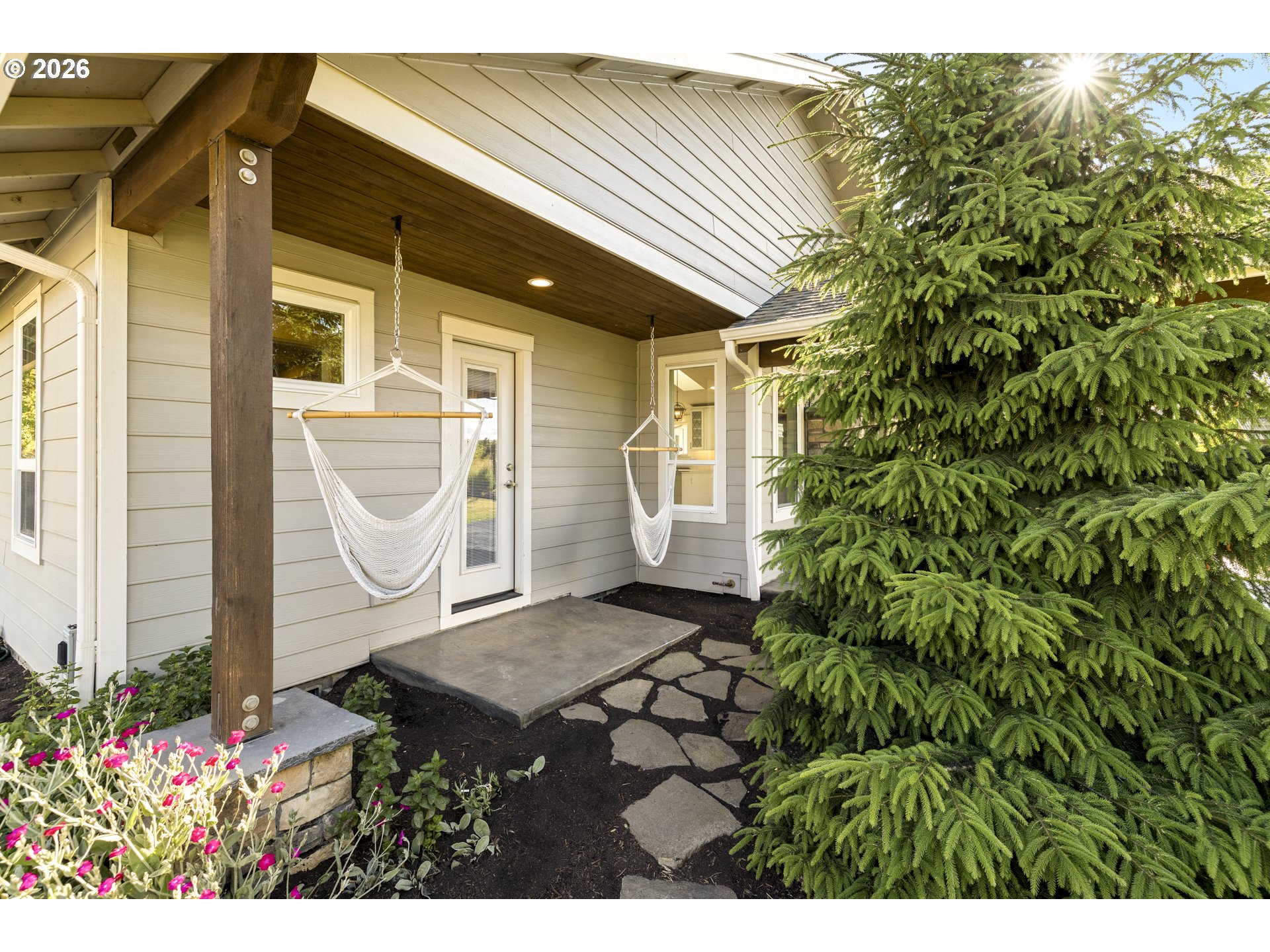 2043 Ne Chehalem Dr Property Photo 47