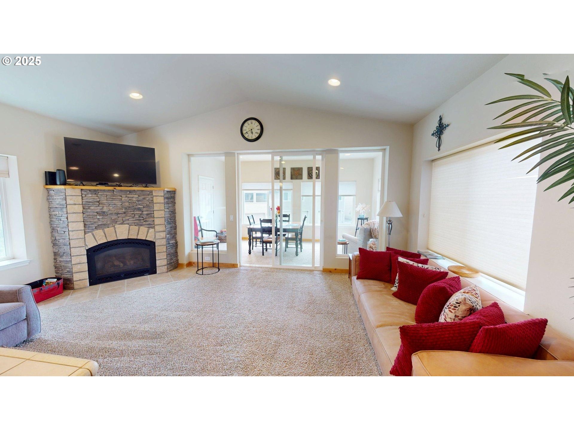 29049 Vizcaino Ct Property Photo 5