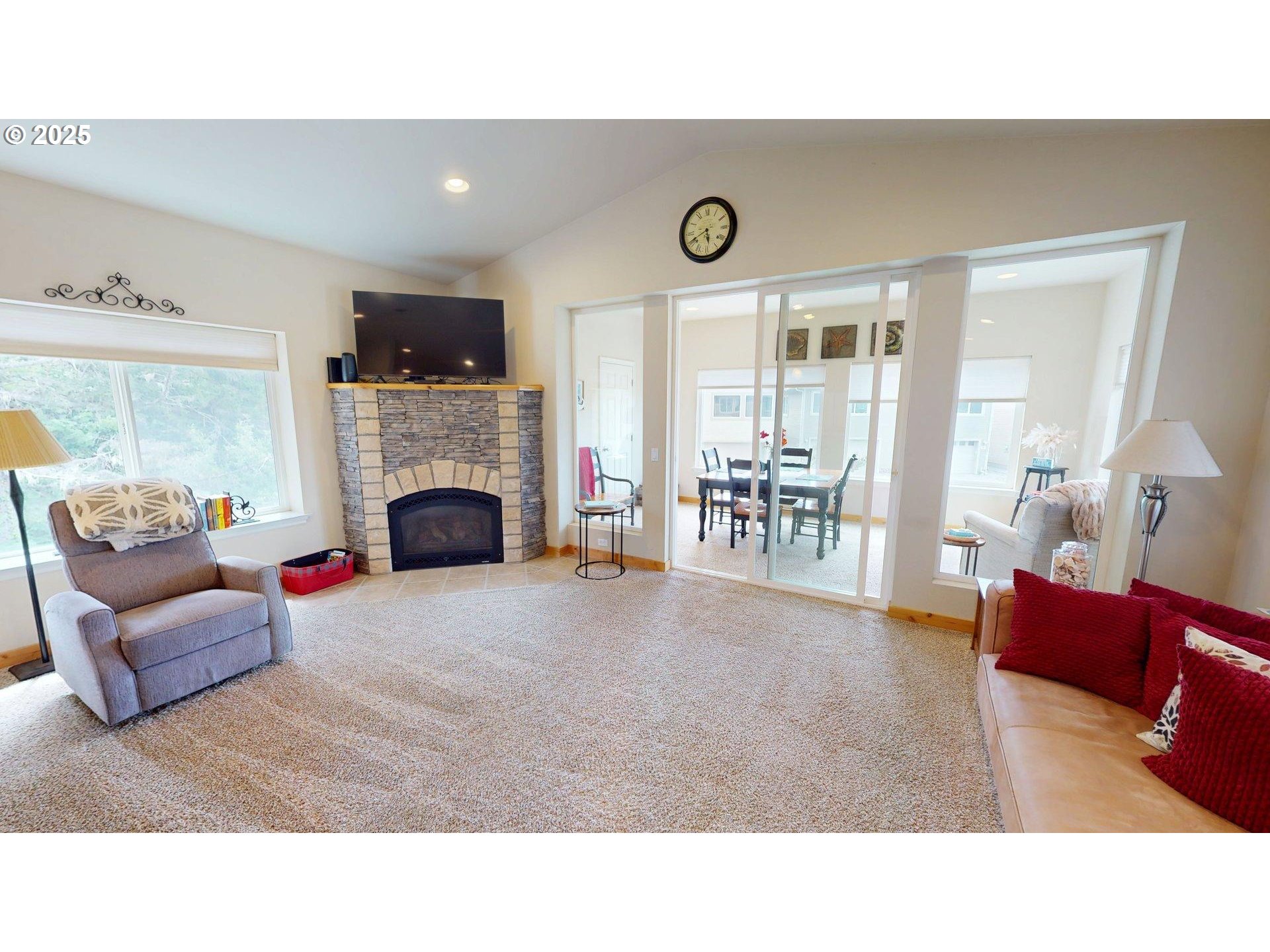 29049 Vizcaino Ct Property Photo 6