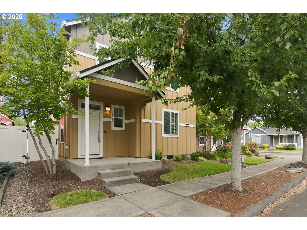 1210 SE 7TH ST Property Photo 1