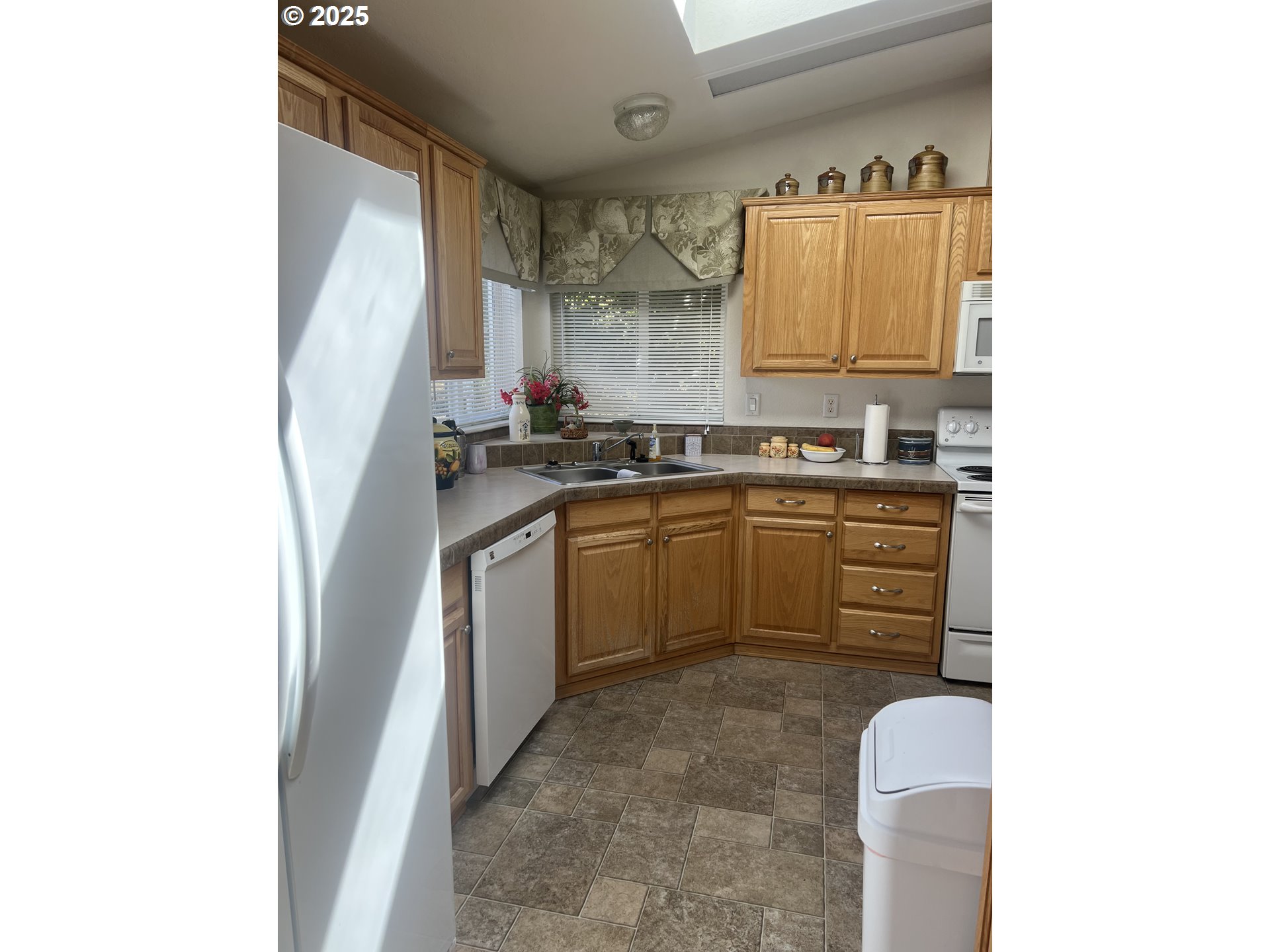100 River Bend Rd 1 Property Photo 3