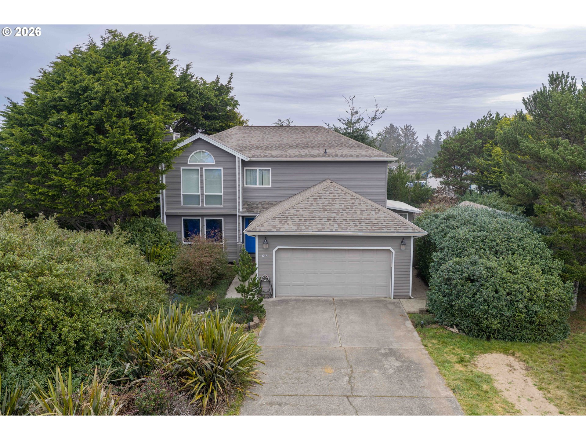 615 Sw Seabird Dr Property Photo 1