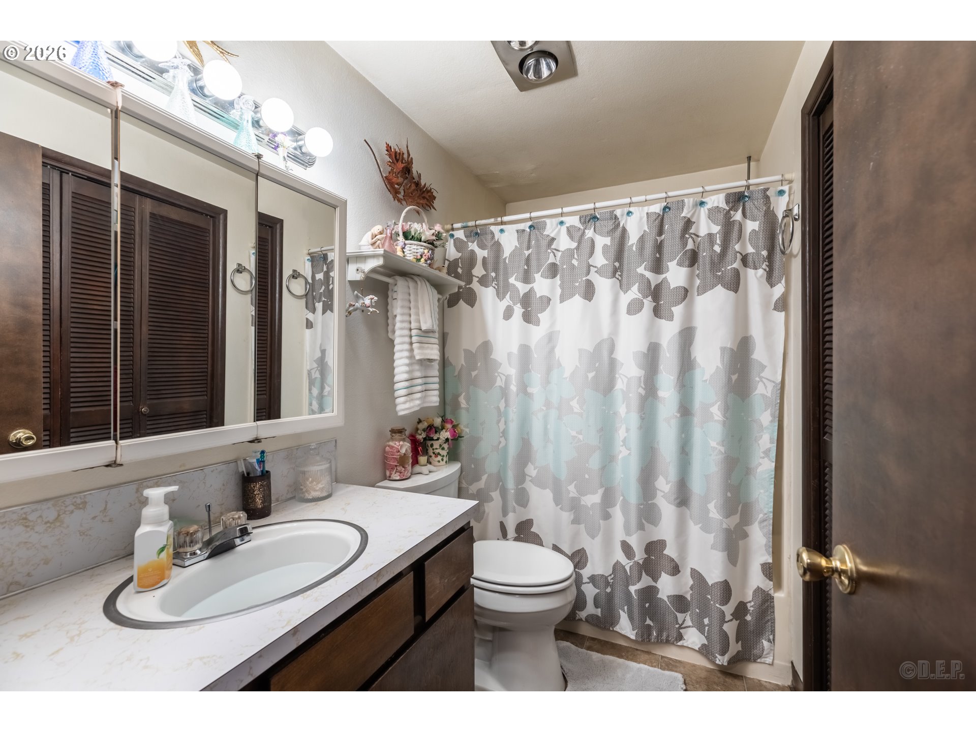 110 W C St Property Photo 6