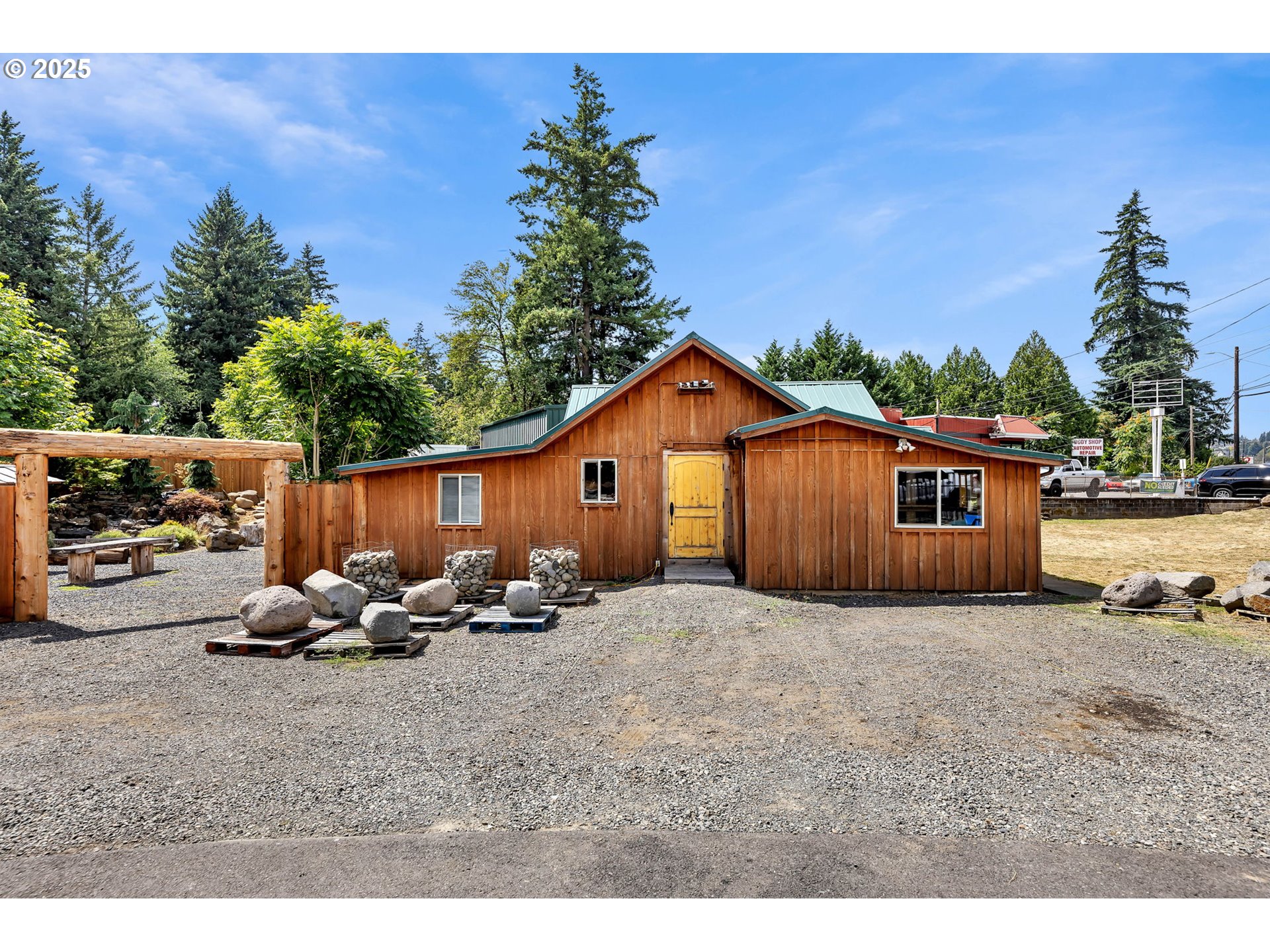740 E St Property Photo 2