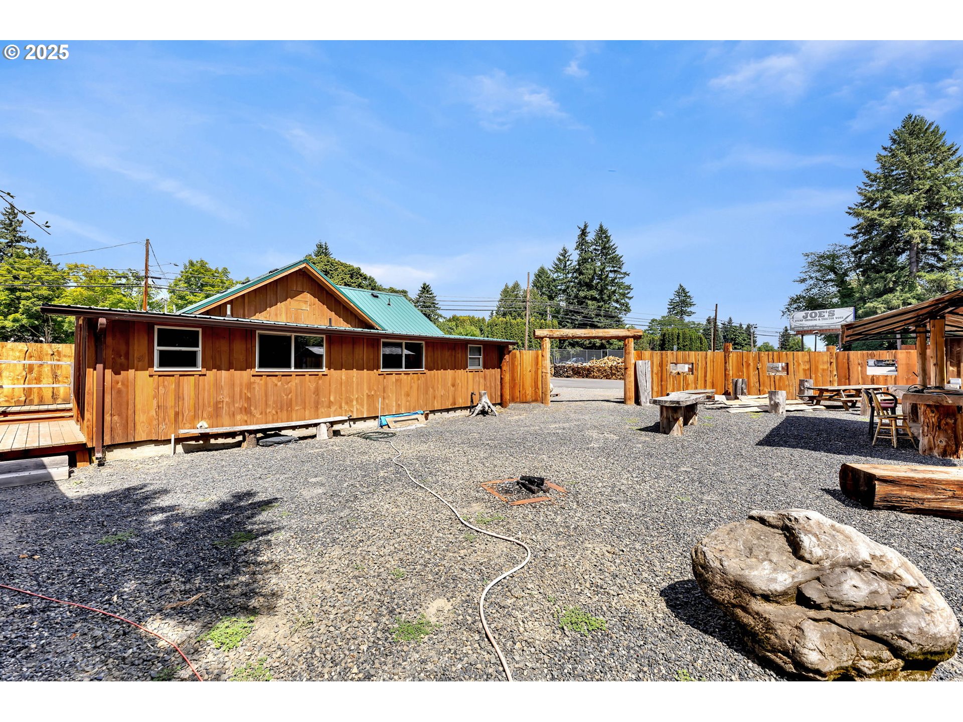 740 E St Property Photo 15